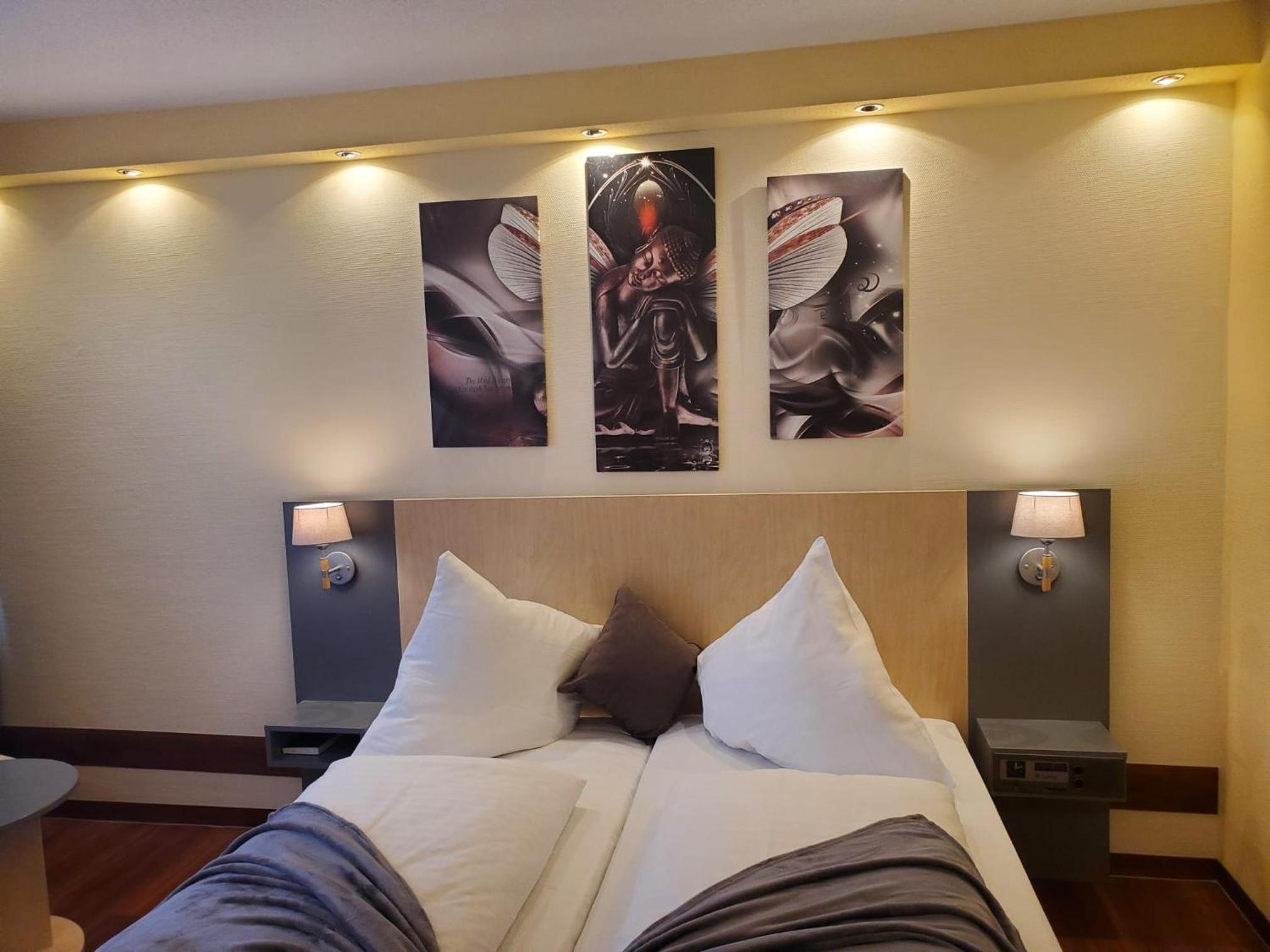 Comfort Double or Twin Room with Balcony - Photo 14