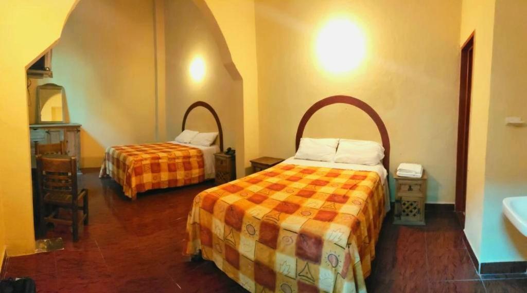 Twin Room - Photo 3