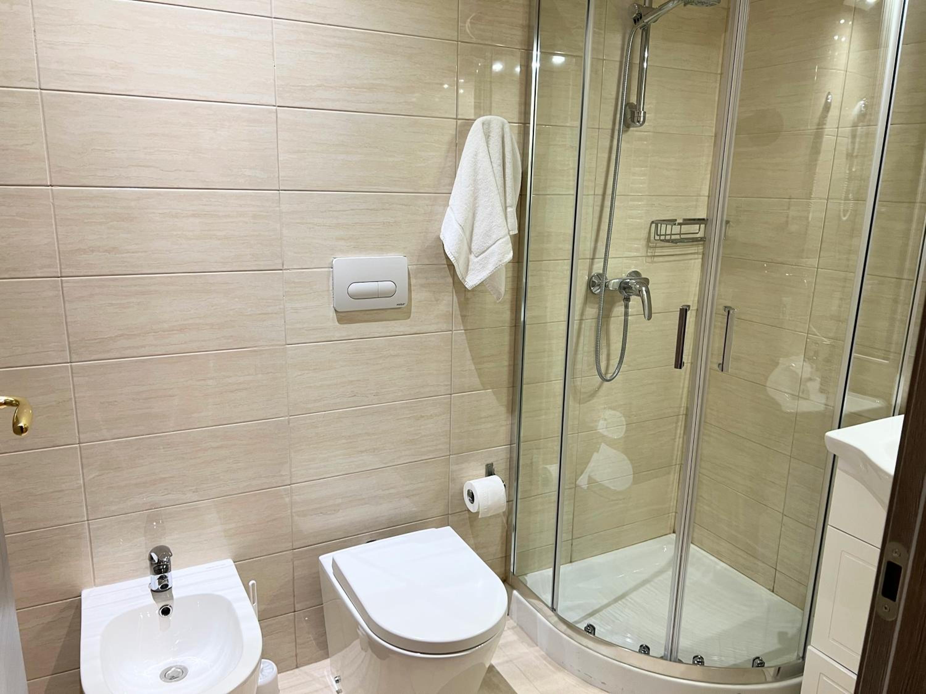 Comfort Triple Room with Shower - Photo 2