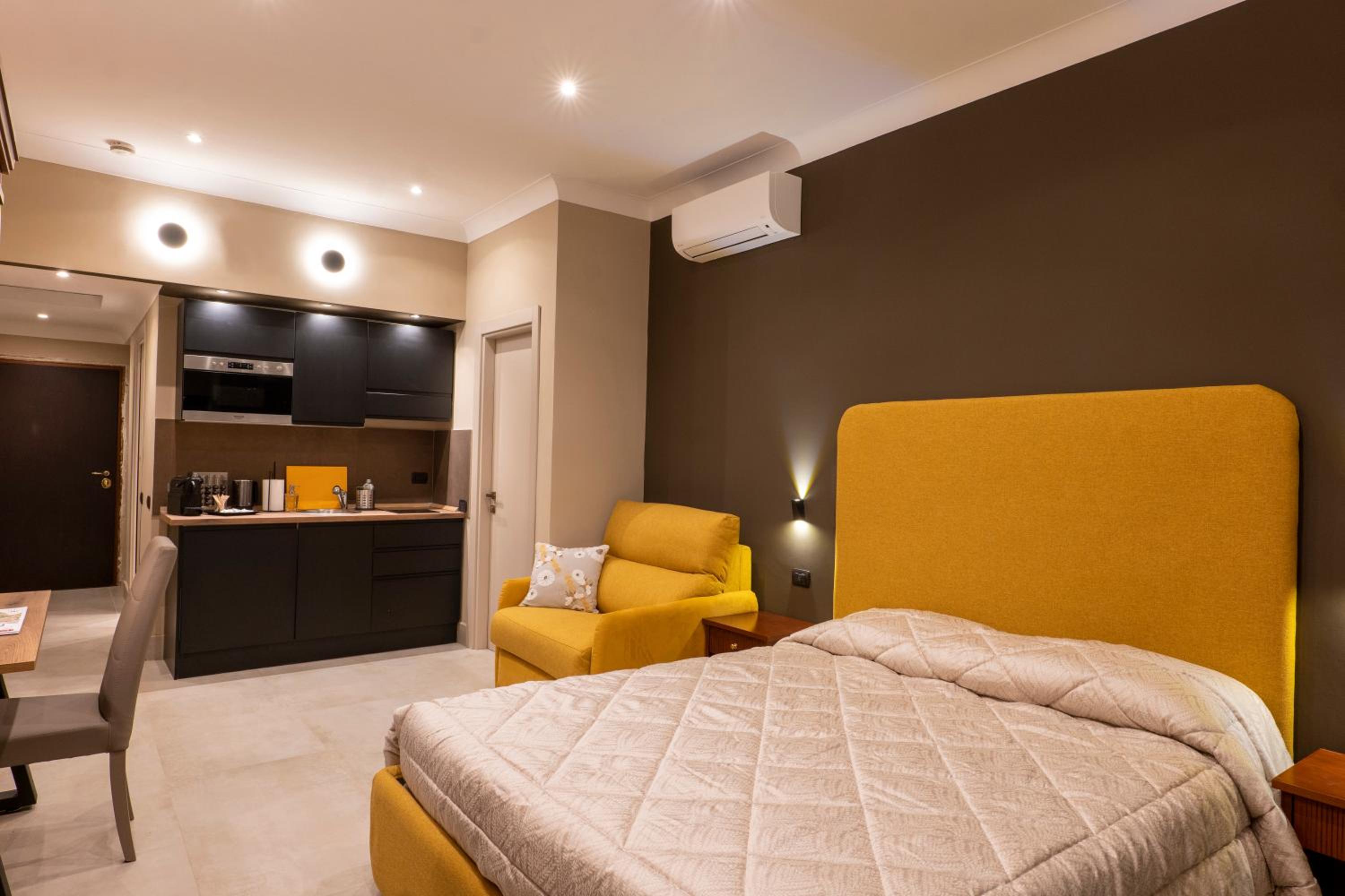 Studio Apartment photo 1