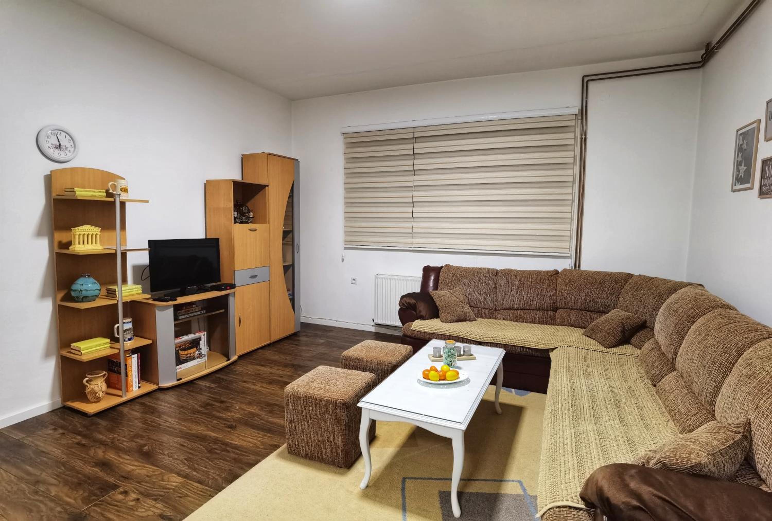 One-Bedroom Apartment photo 3