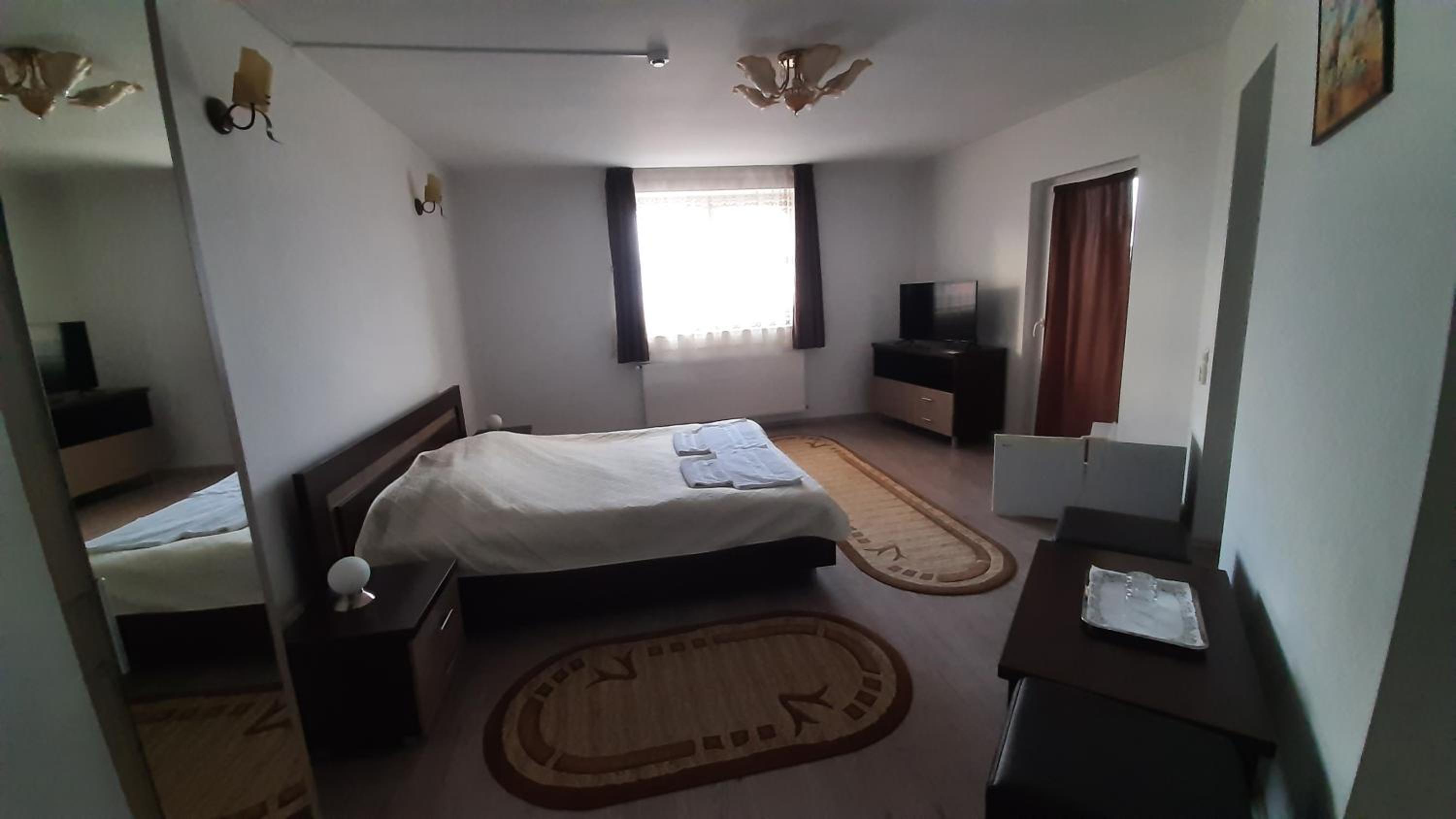 Double or Twin Room - Photo 6