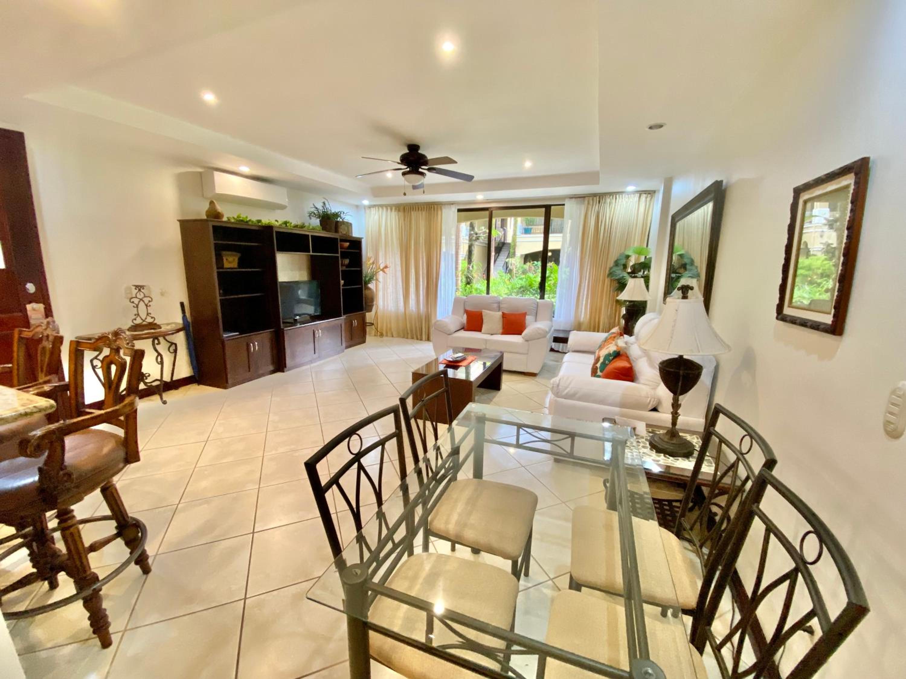 Standard Family Room - Photo 9