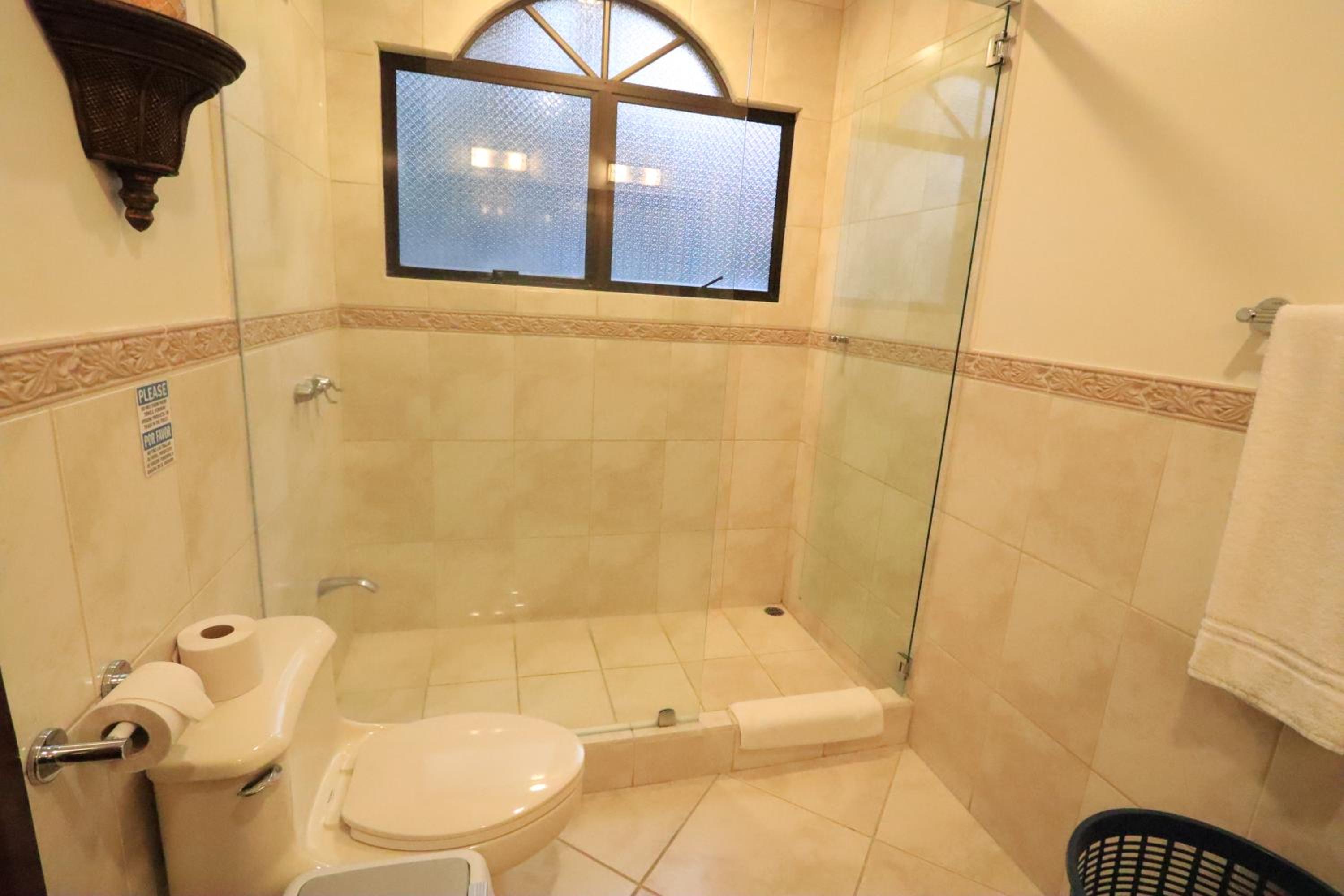 Standard Family Room - Photo 4