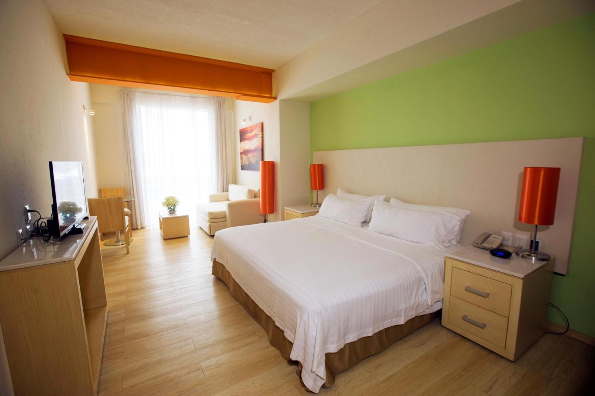 Deluxe King Room photo 1