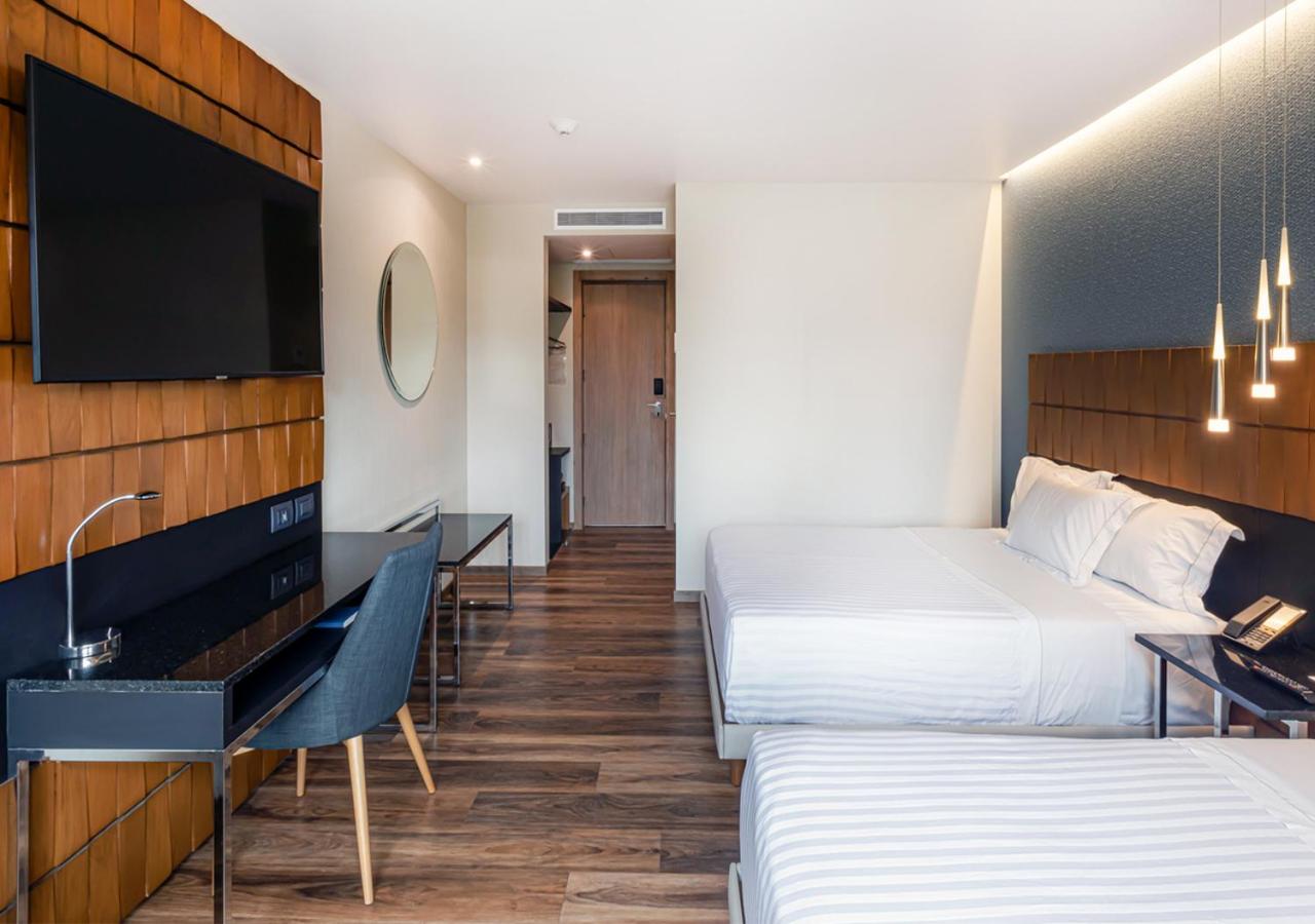 Superior Double Room with Two Double Beds - Photo 2