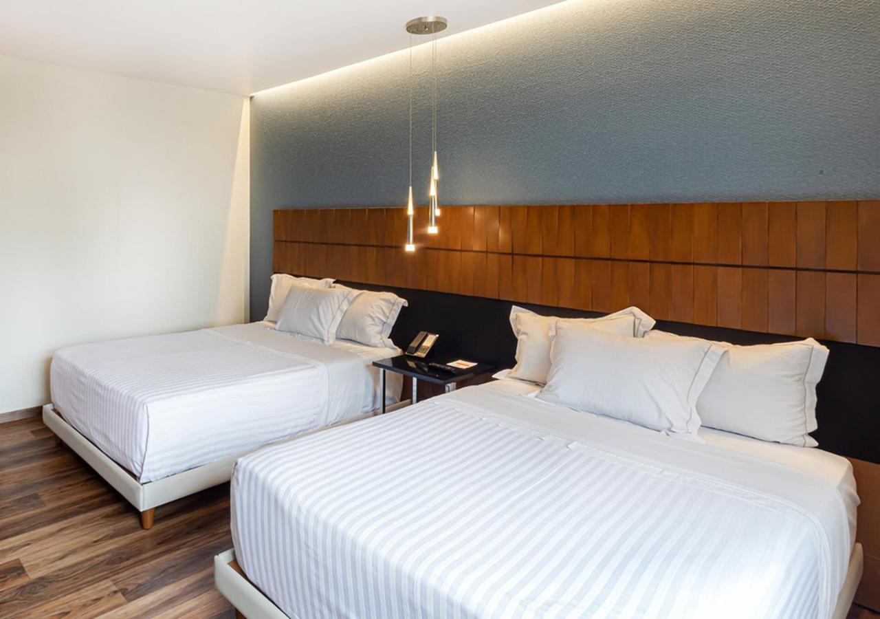 Superior Double Room with Two Double Beds - Photo 7