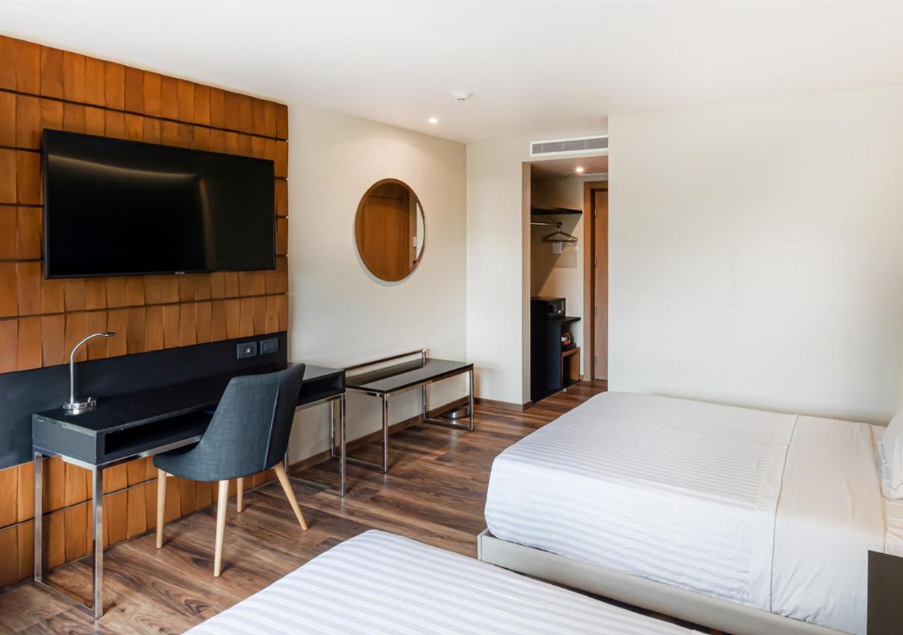 Superior Double Room with Two Double Beds - Photo 6