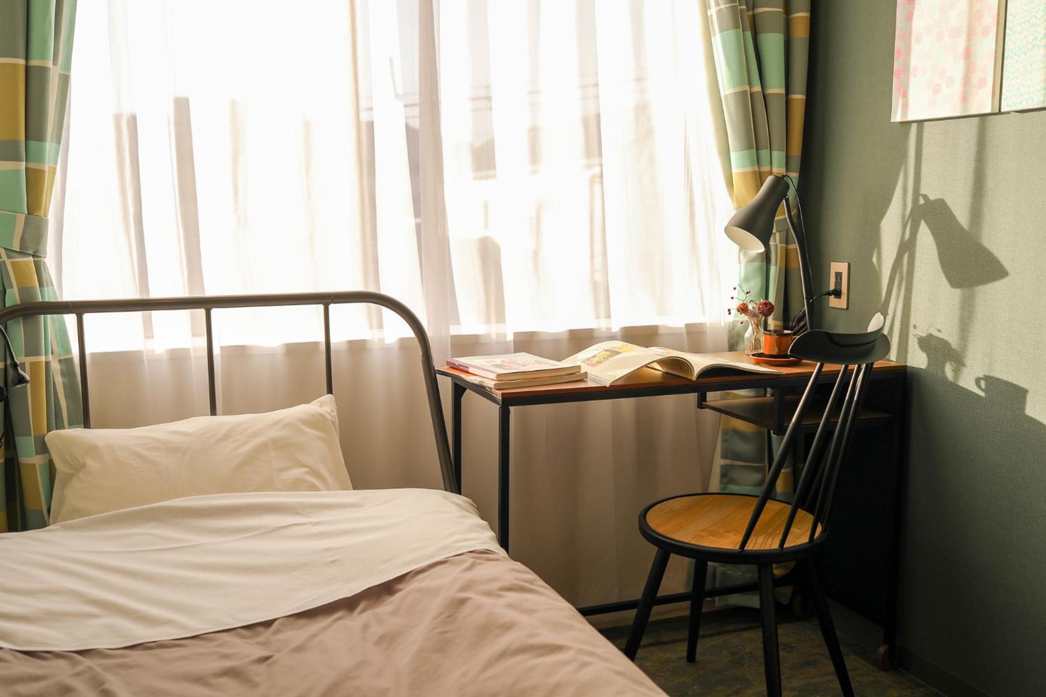 Small Single Room photo 1