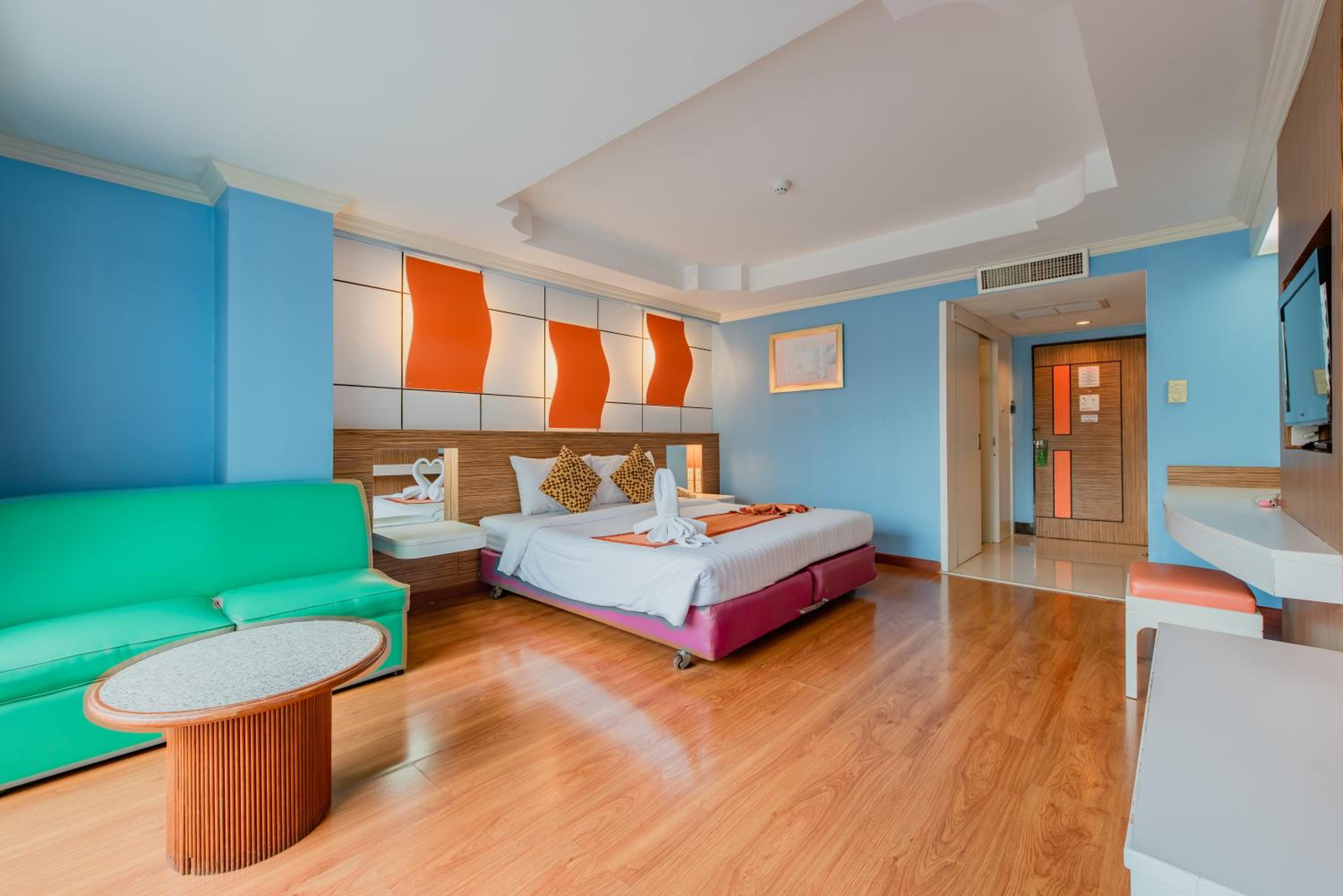 Deluxe Double or Twin Room - Photo 2