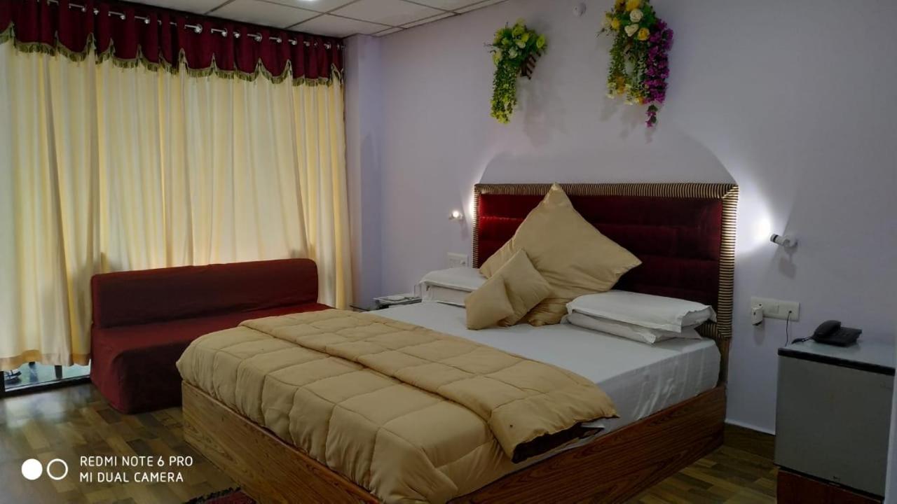 Deluxe Double Room with Balcony photo 1