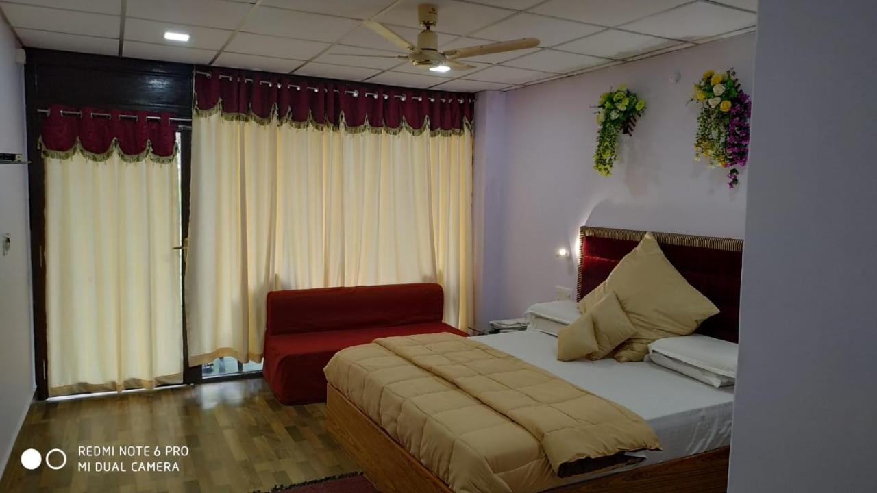 Deluxe Double Room with Balcony photo 2