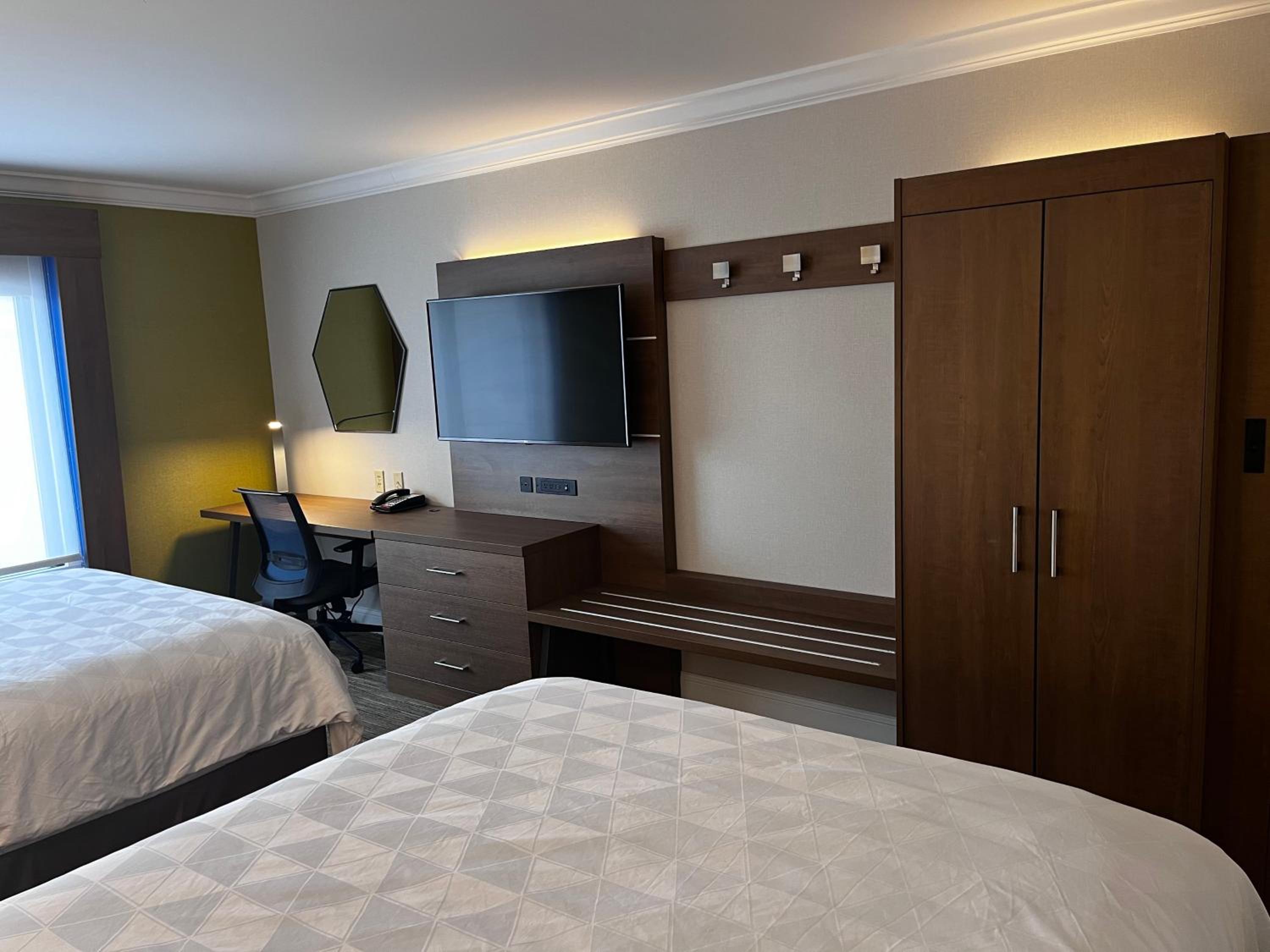Standard Queen Room with Two Queen Beds - Photo 1
