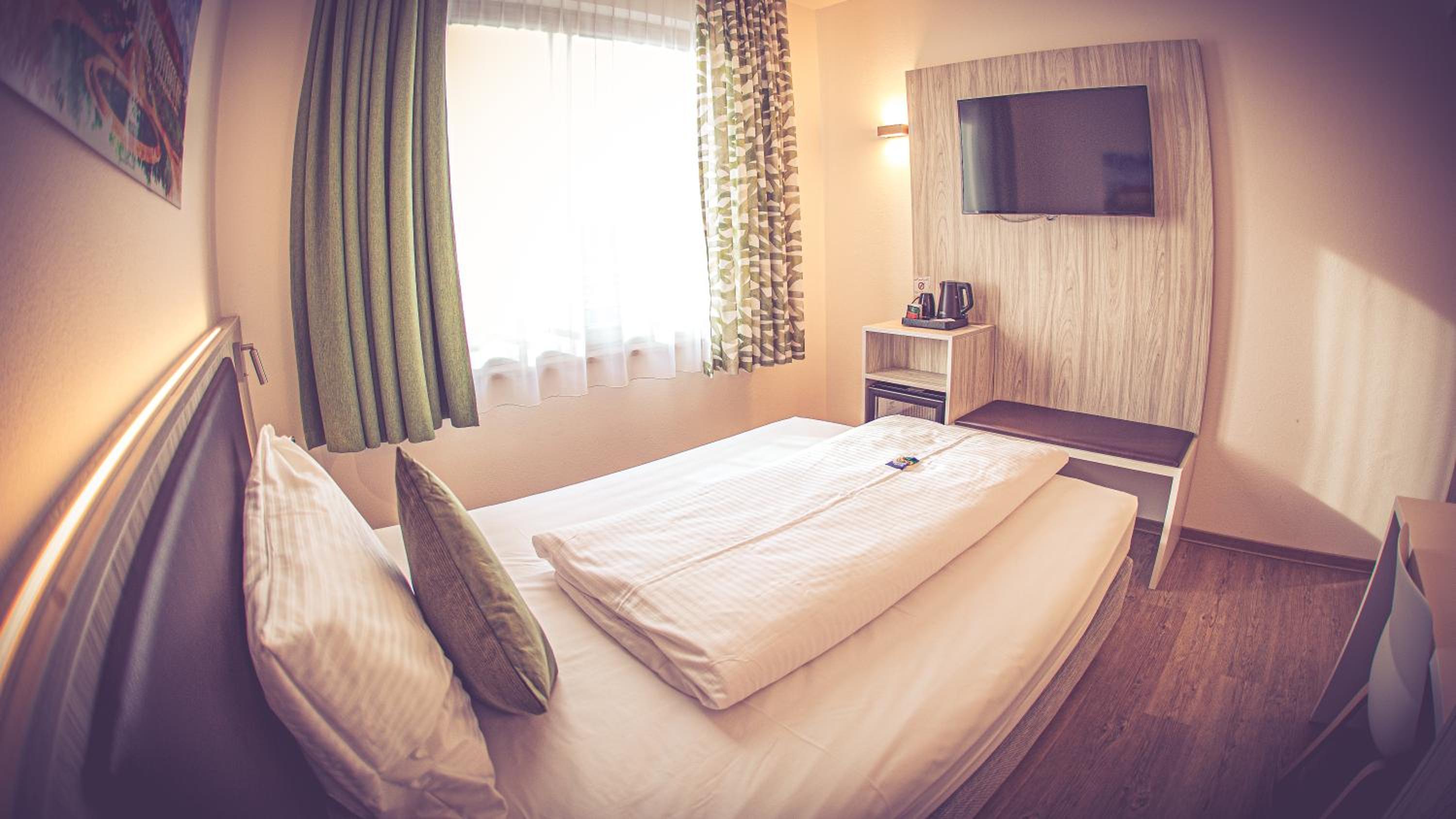 Queen Room photo 3