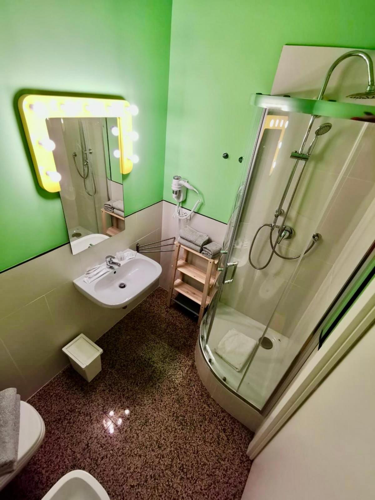 Classic Triple Room - Photo 9