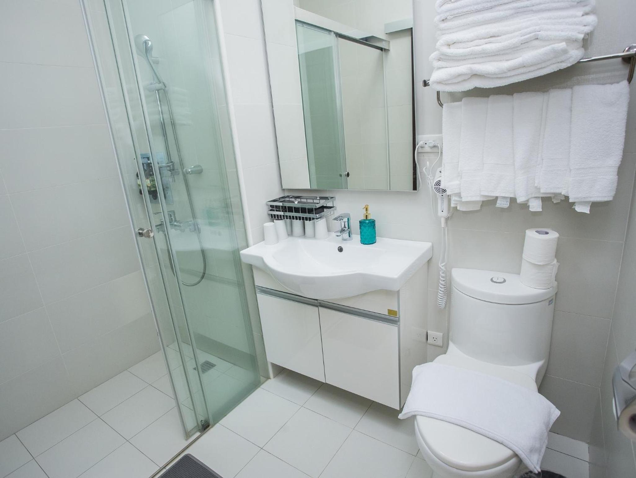 Three-Bedroom Suite - Photo 18