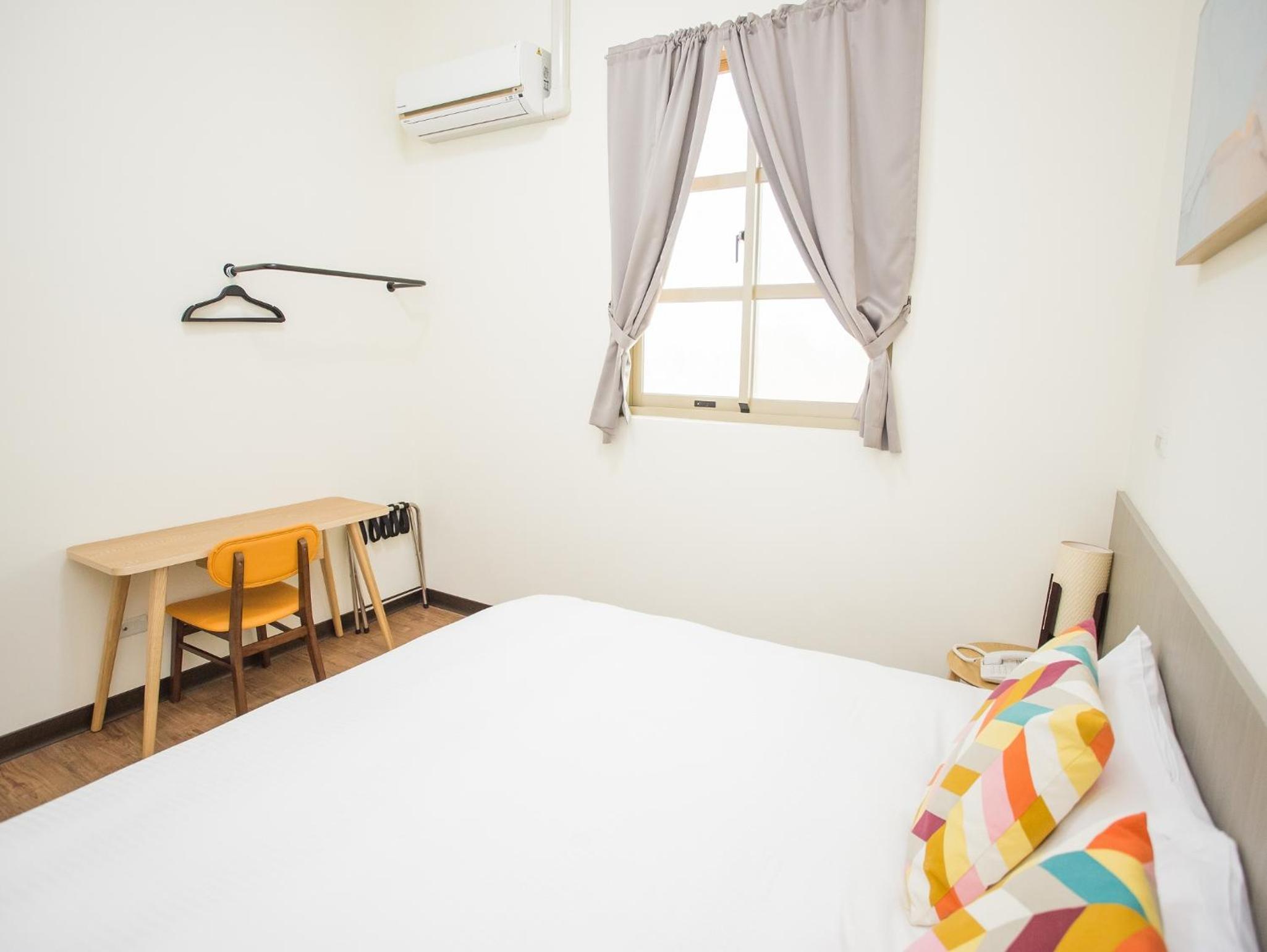 Three-Bedroom Suite - Photo 8