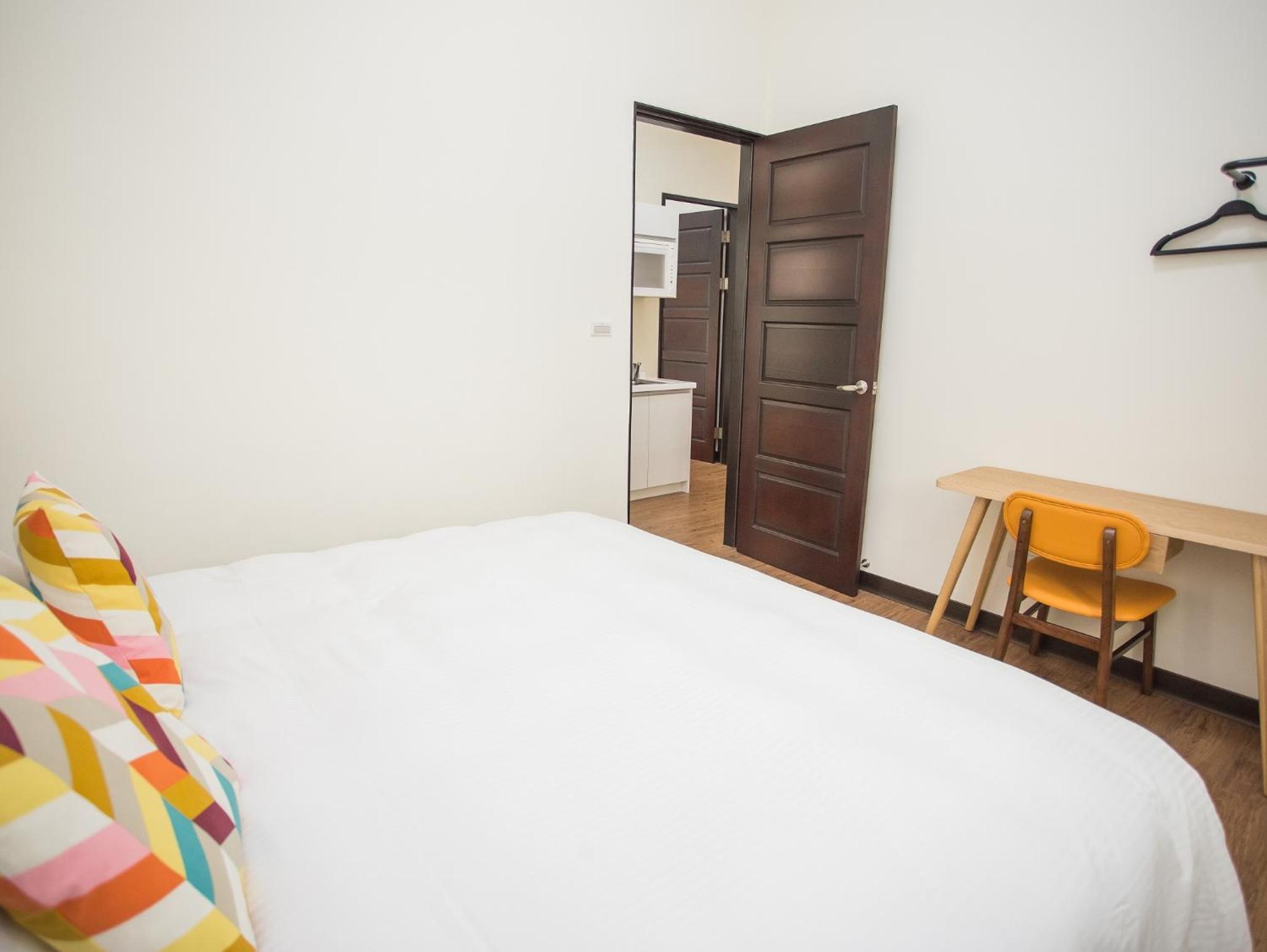 Three-Bedroom Suite - Photo 7