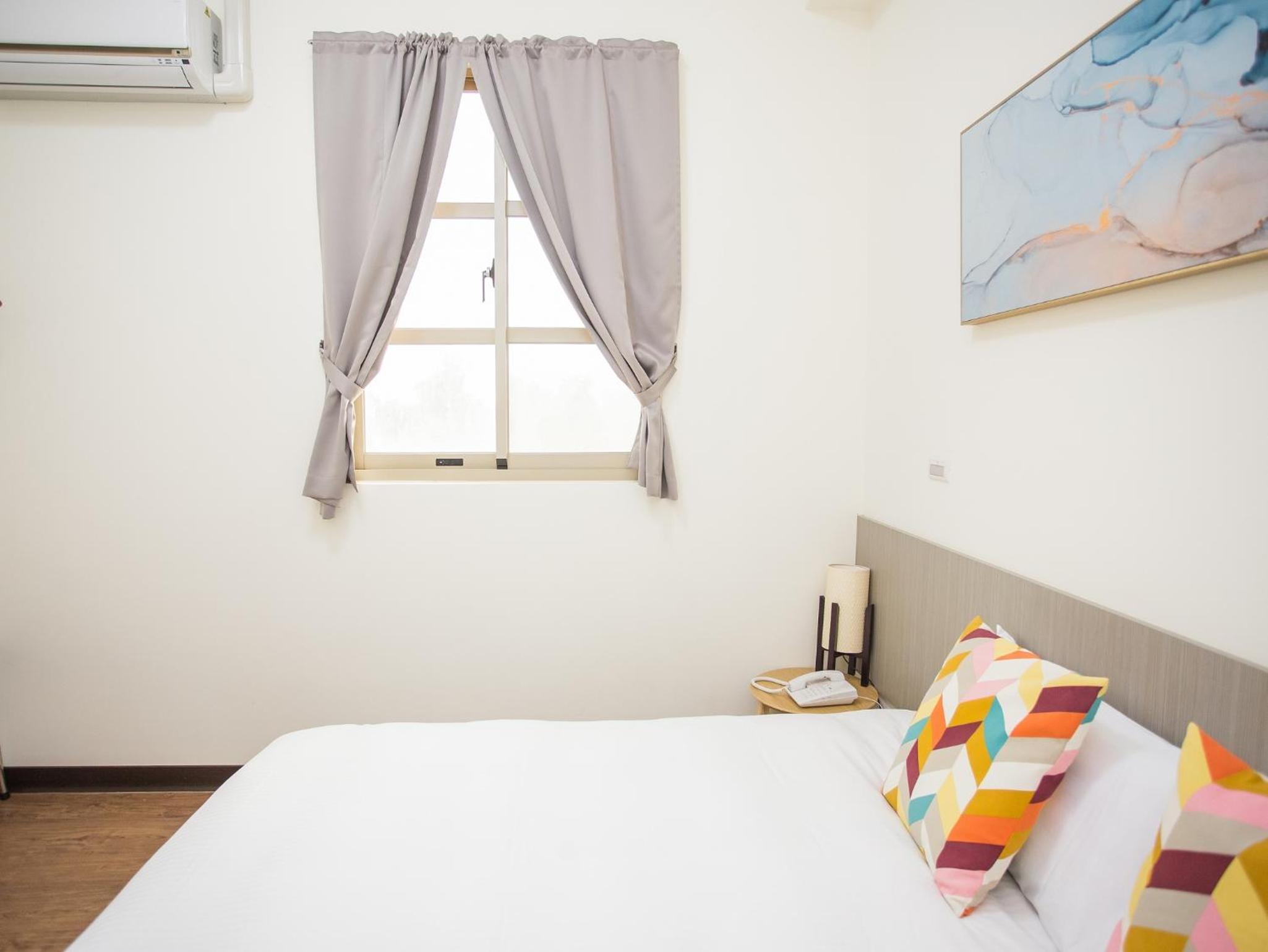 Three-Bedroom Suite - Photo 6