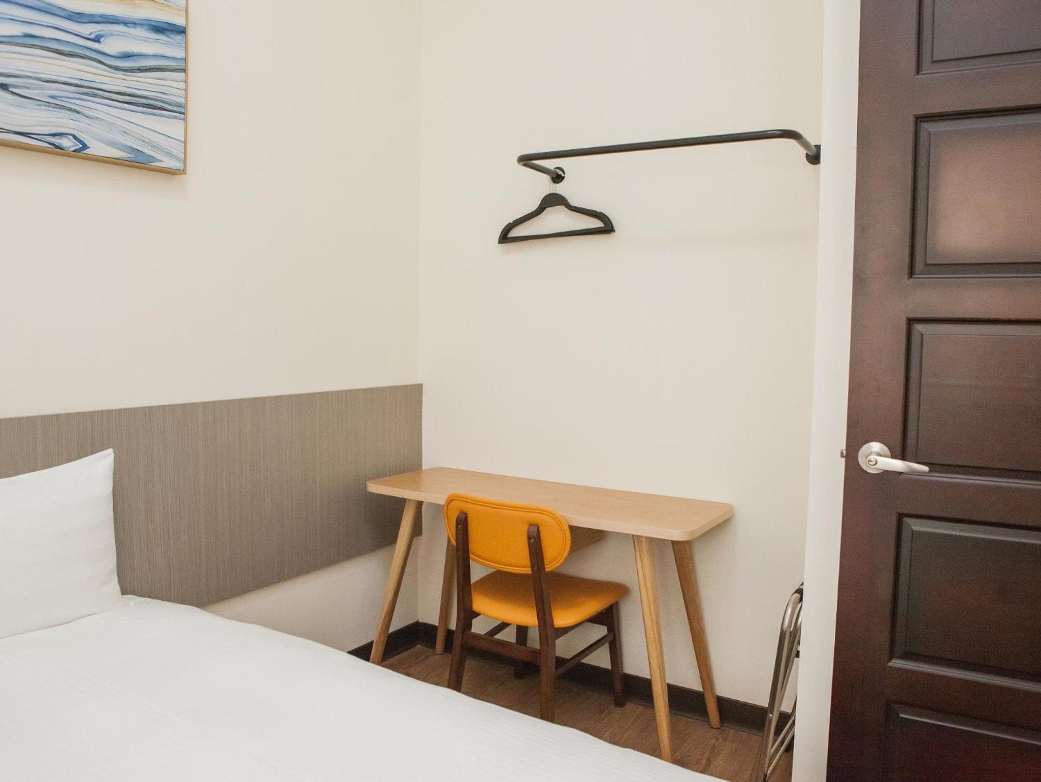 Three-Bedroom Suite - Photo 4