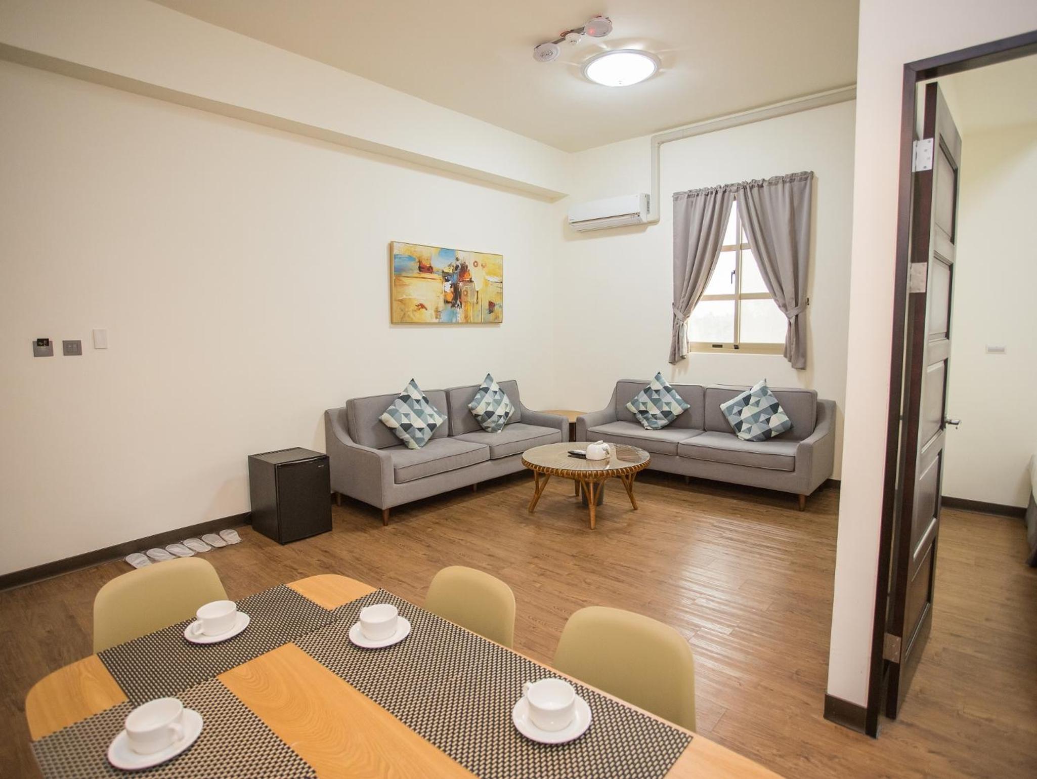 Three-Bedroom Suite - Photo 5