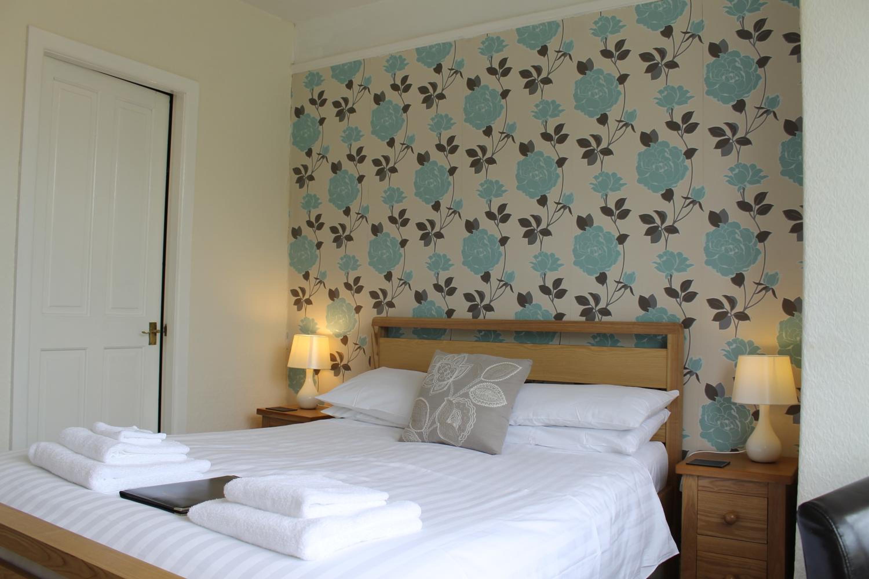 Classic Double Room with Lake view photo 3