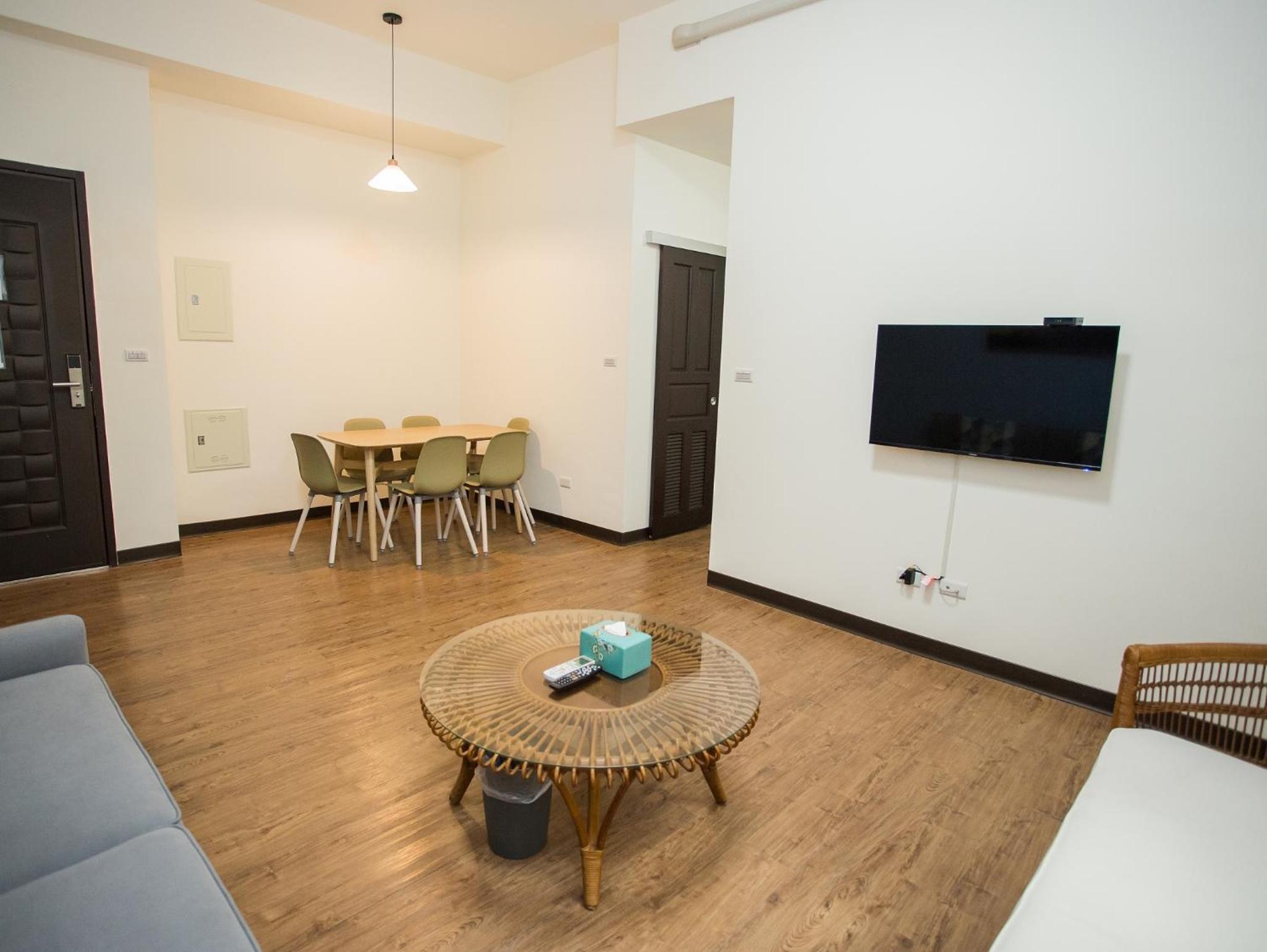 Two-Bedroom Suite - Photo 8