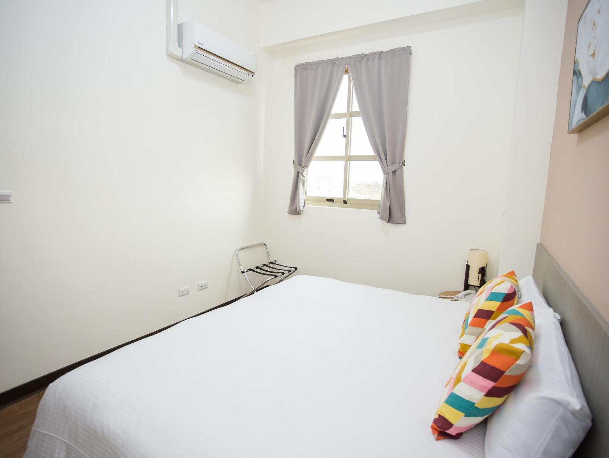 Two-Bedroom Suite - Photo 4