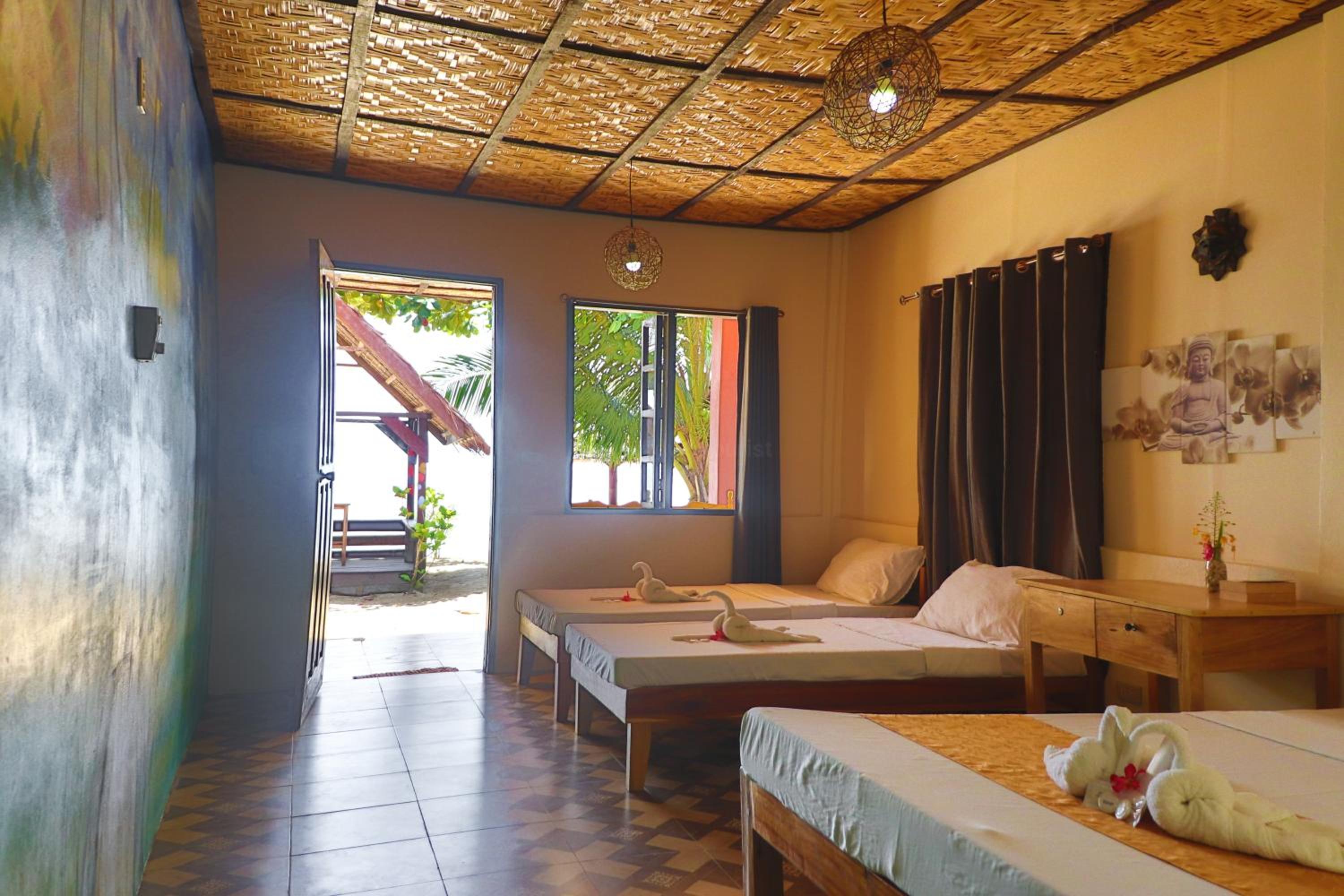 Bungalow with Sea View - Photo 15