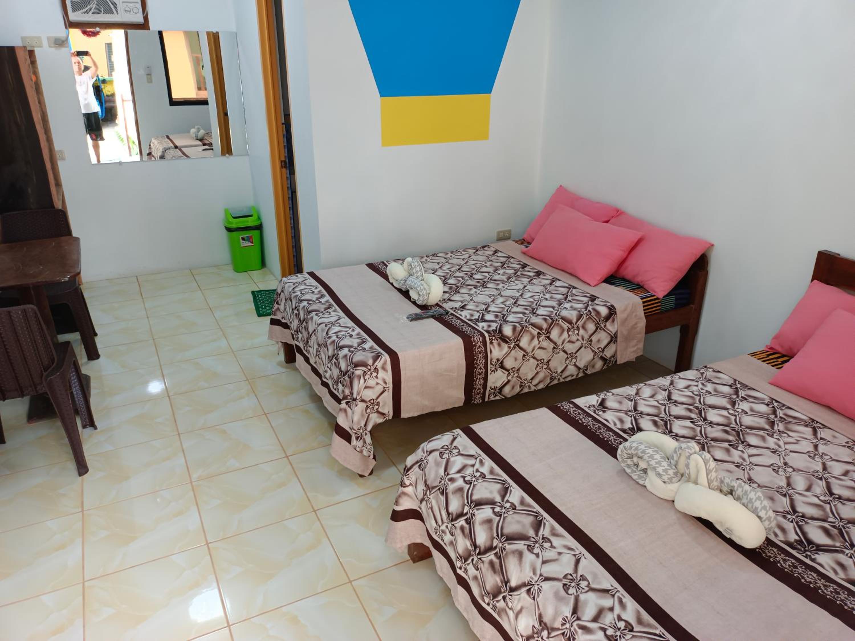 Classic Quadruple Room - Photo 17