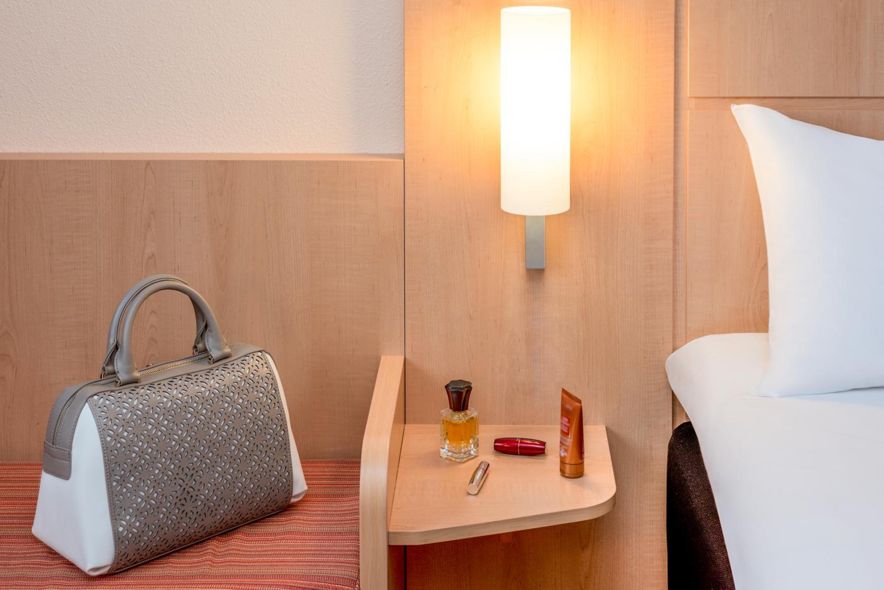 Twin Room - Photo 5