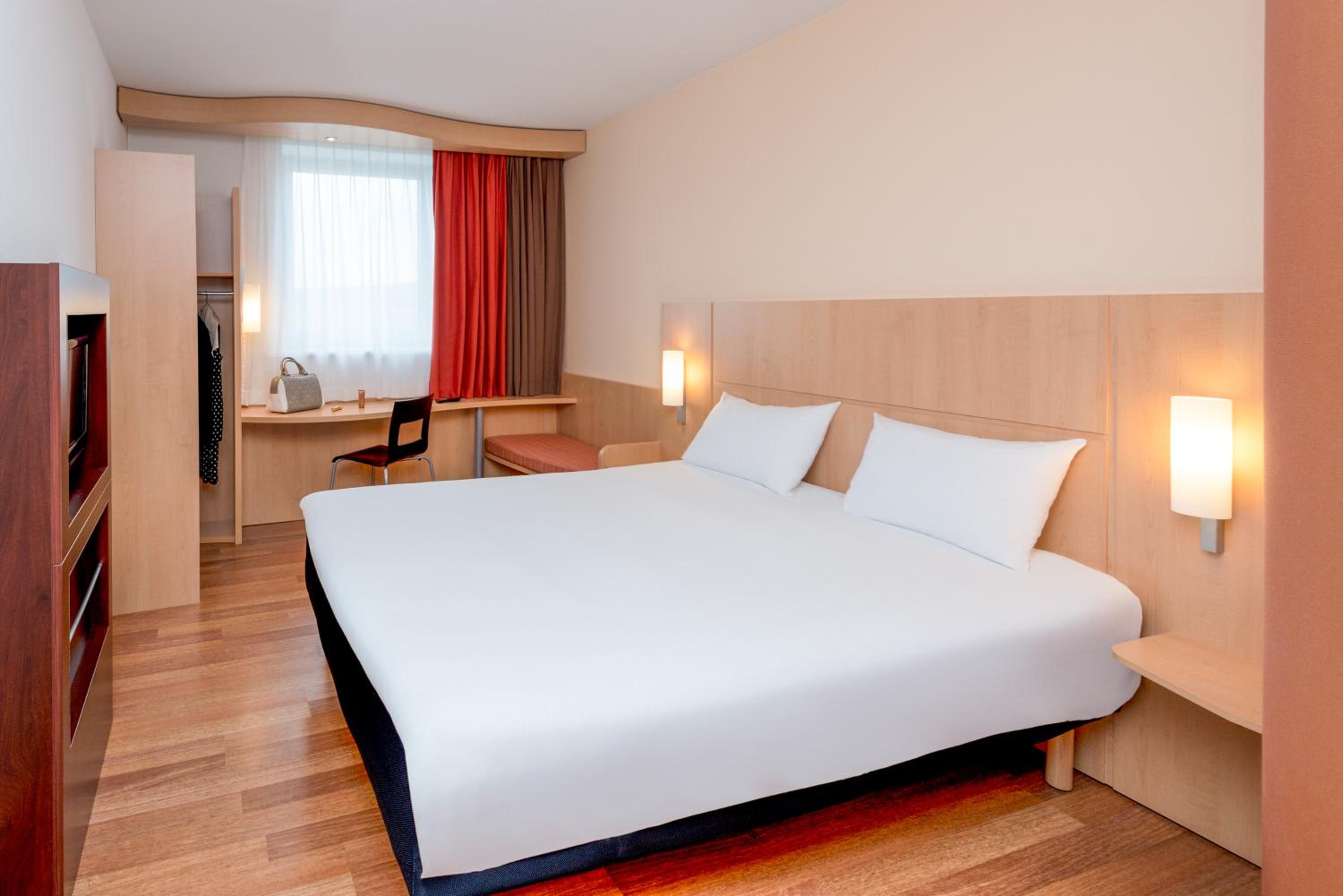 Double Room - Photo 2