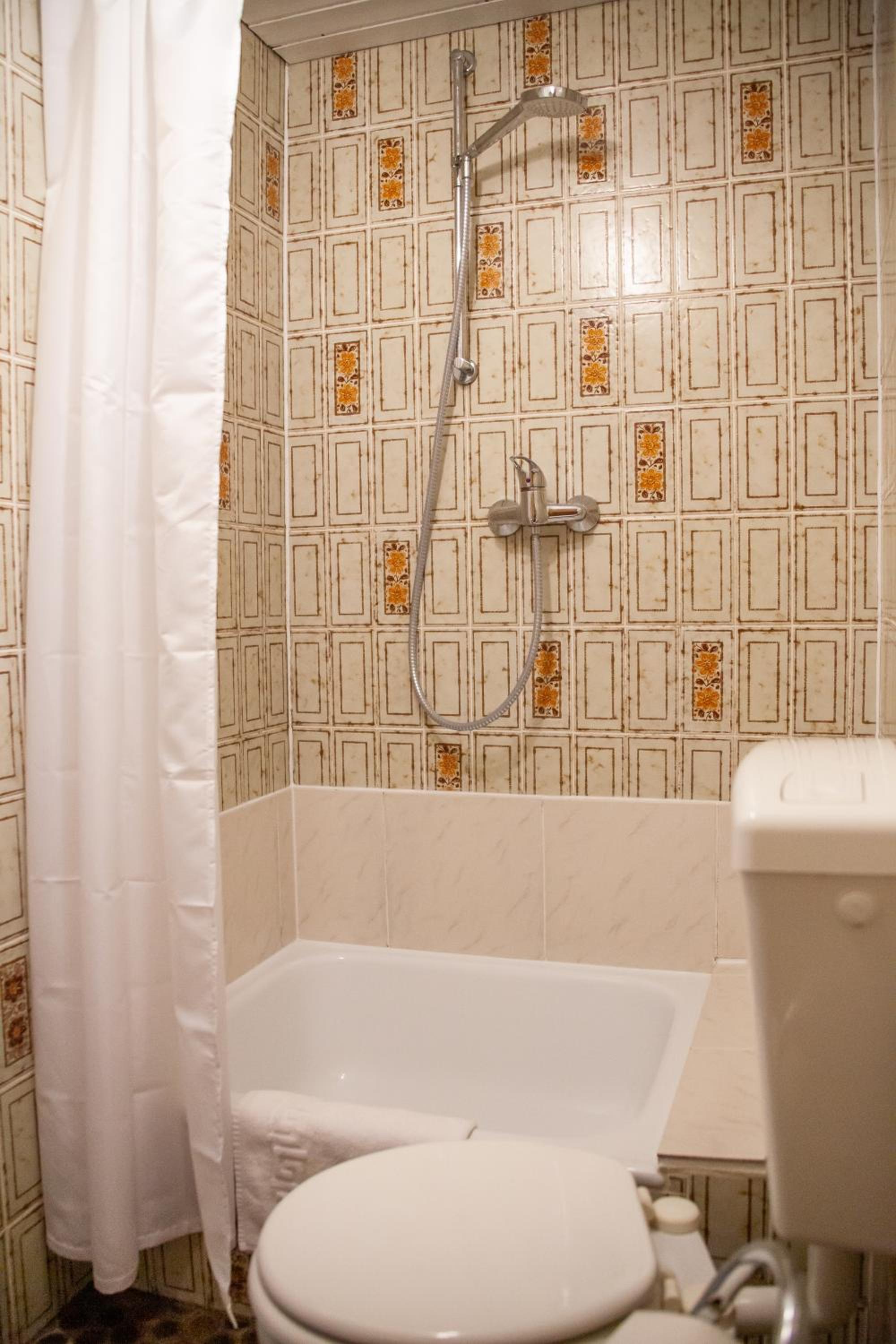 Large Double Room photo 2
