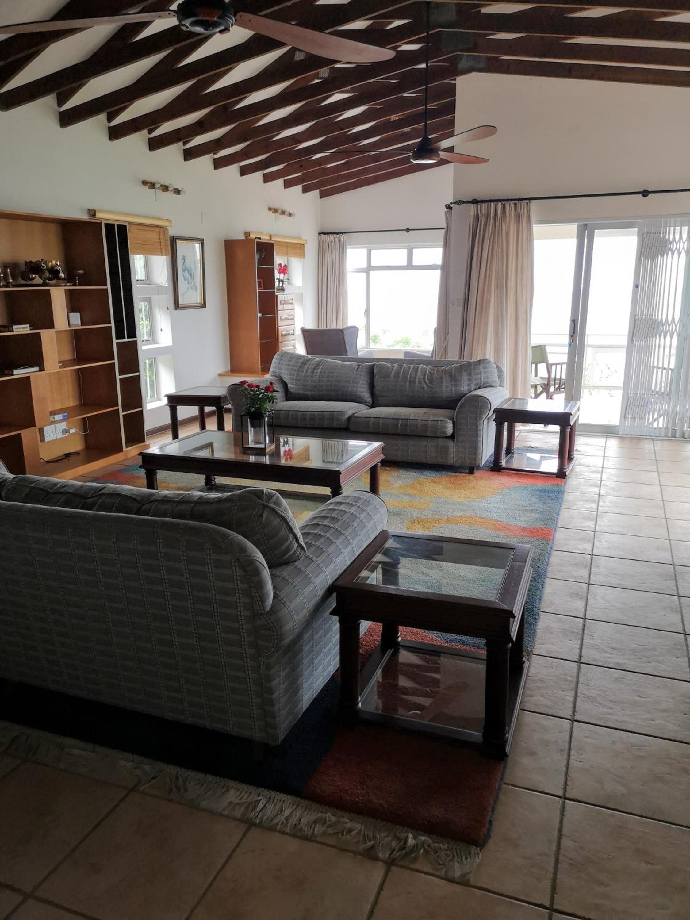Five-Bedroom House - Photo 32