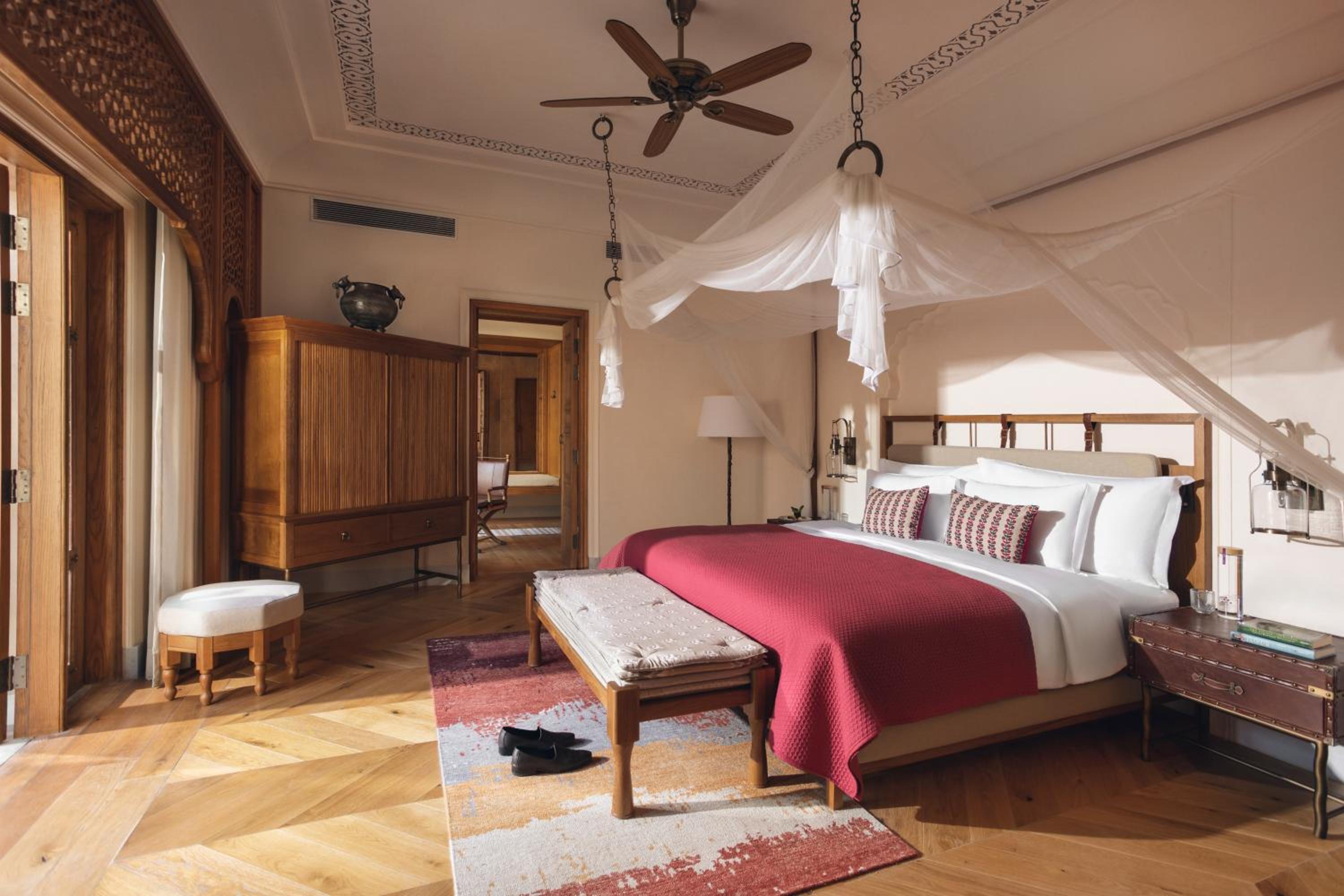 Rajah Man Singh Pool Suite 
