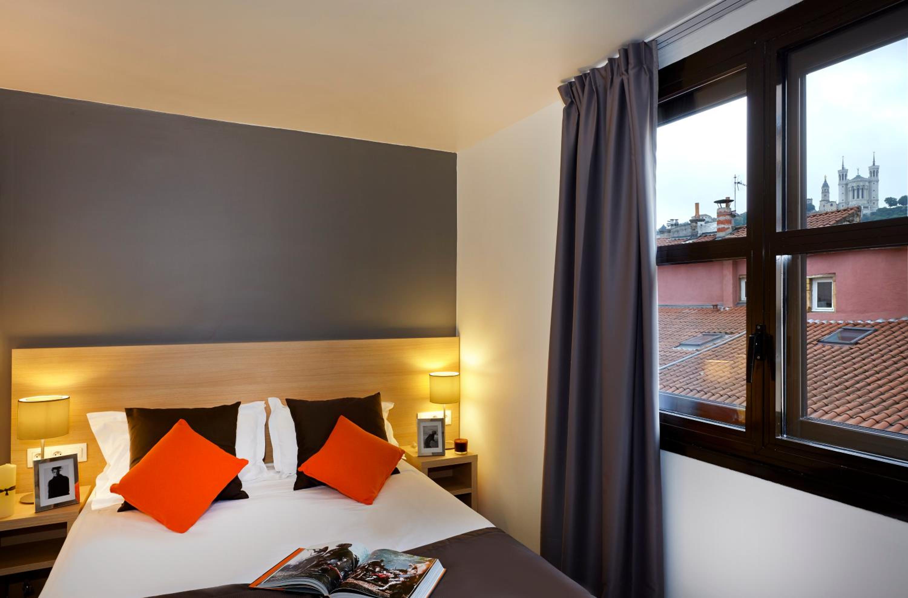 One-Bedroom Apartment without Air Conditioning - Photo 3