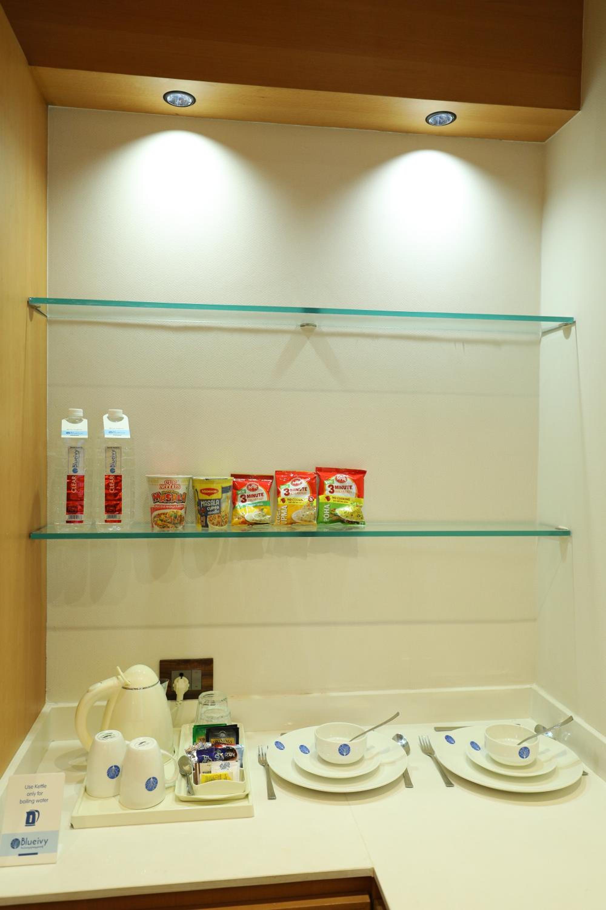 Studio - Photo 2