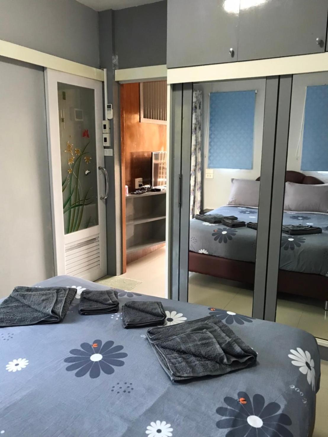 Economy Double Room - Photo 8