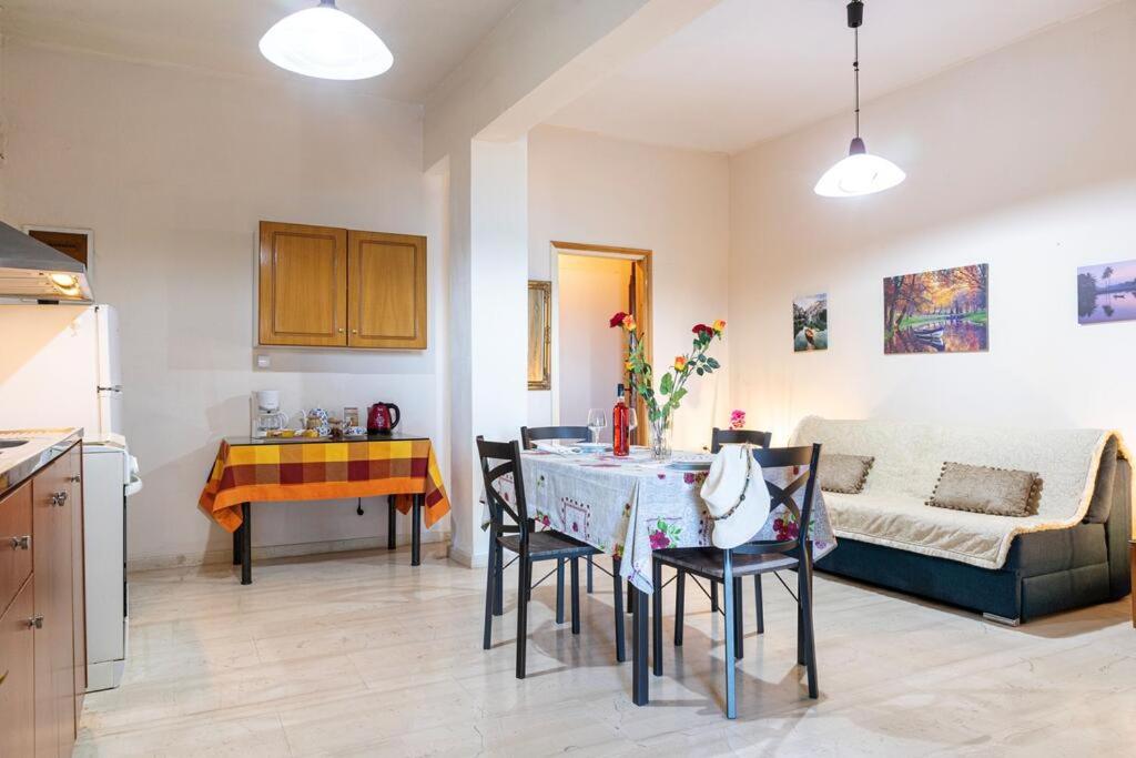 Family Apartment photo 2