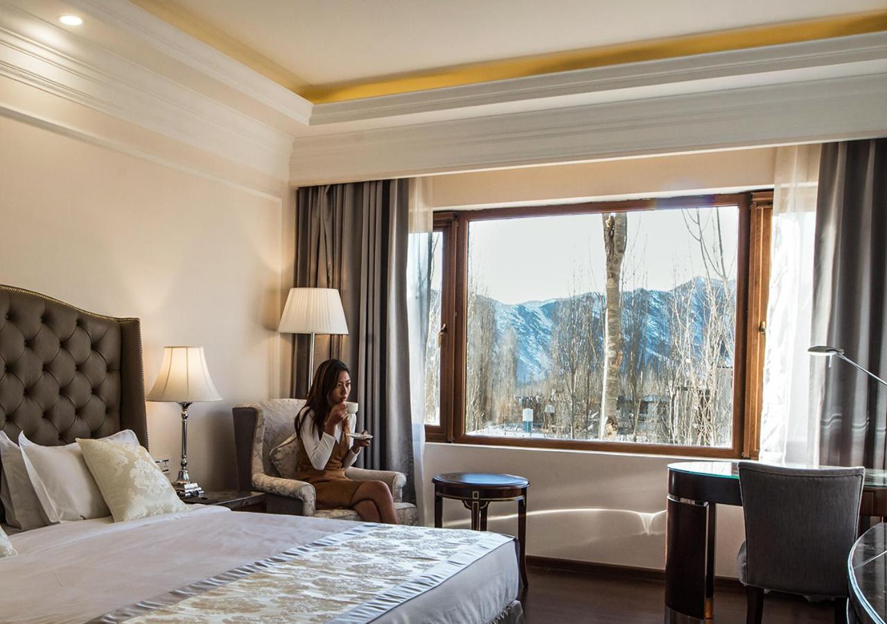 Deluxe Room - Photo 3
