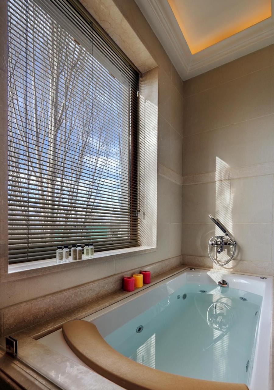 Double Room with Balcony - Photo 4