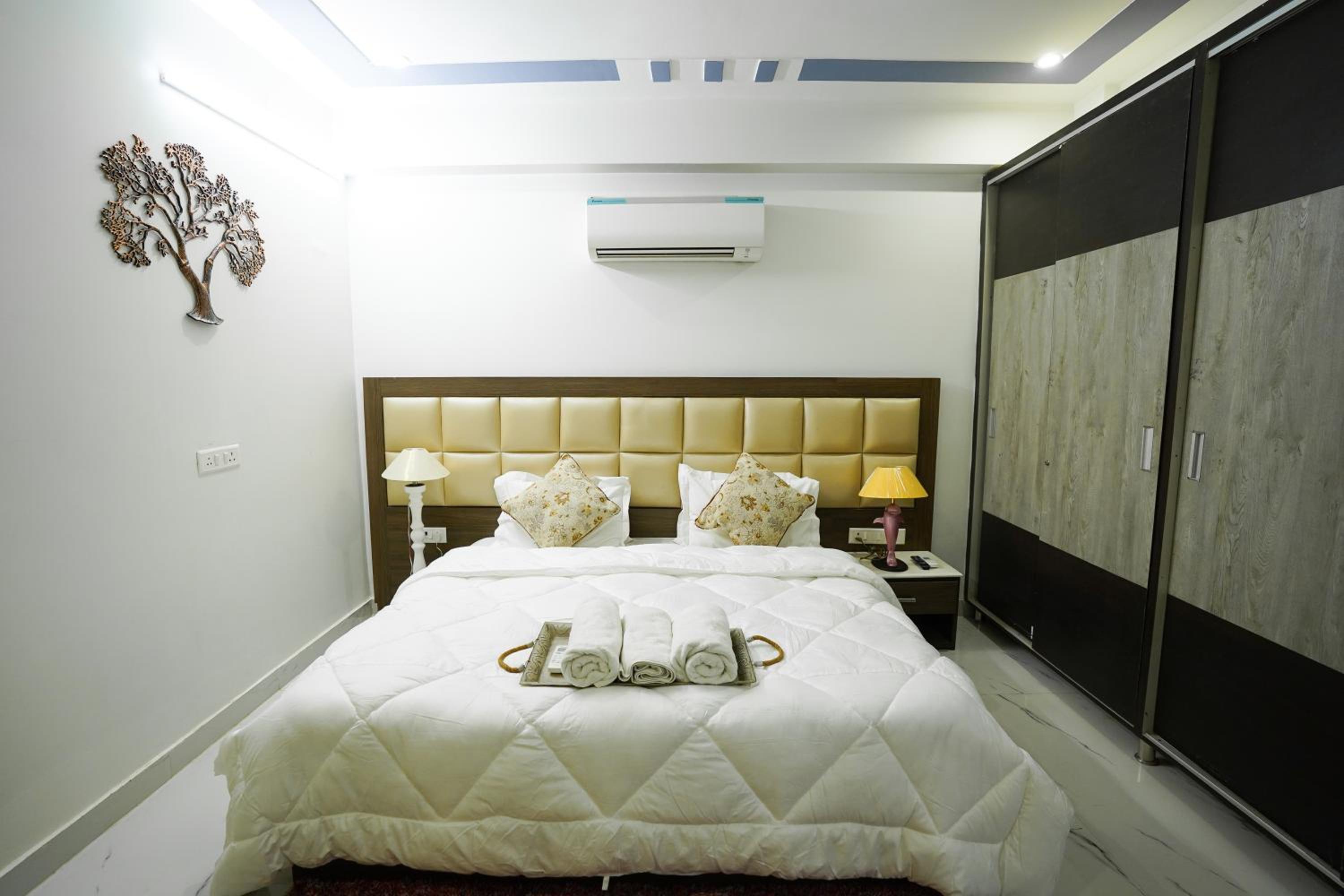 Two-Bedroom Apartment - Photo 30