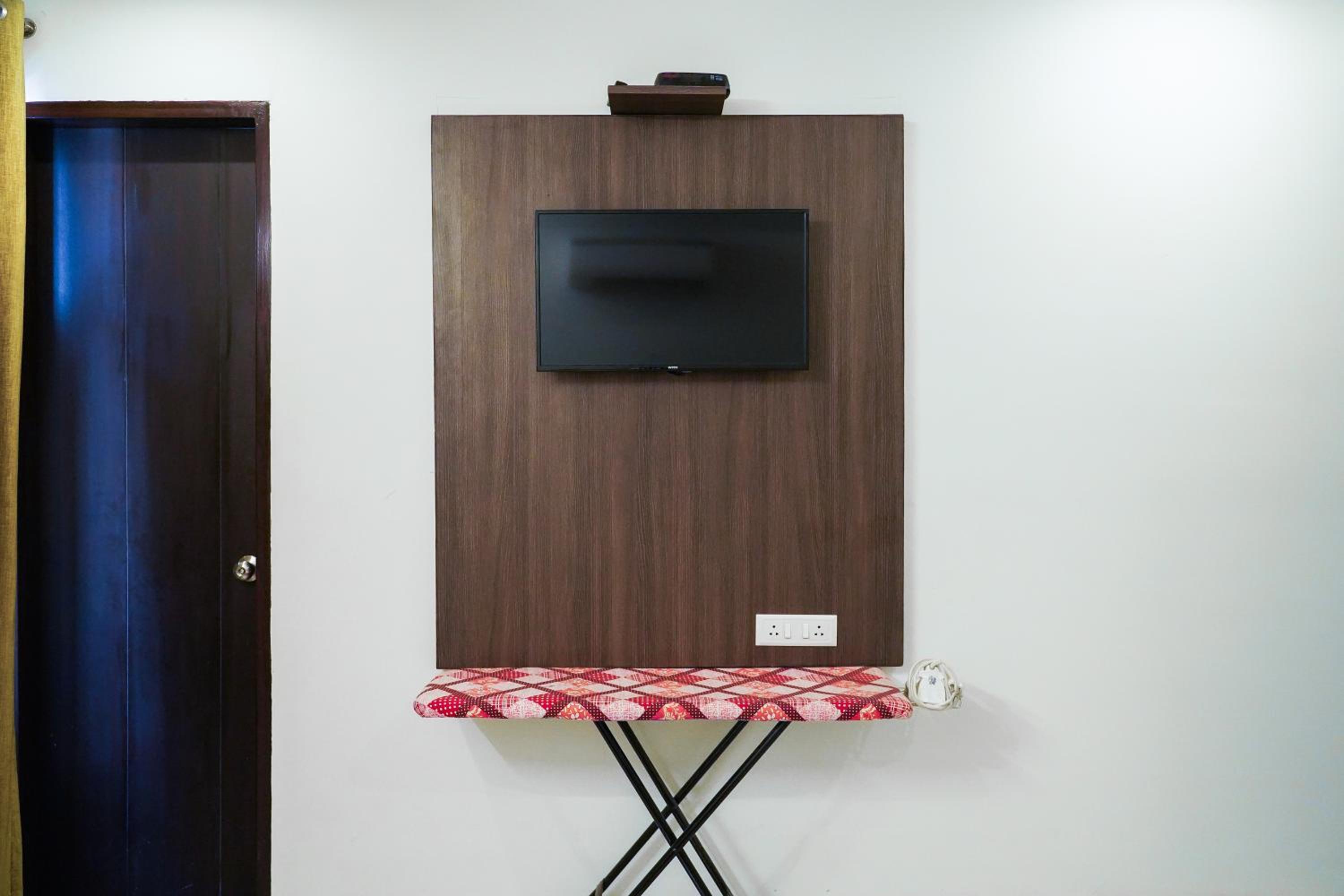 Two-Bedroom Apartment - Photo 33