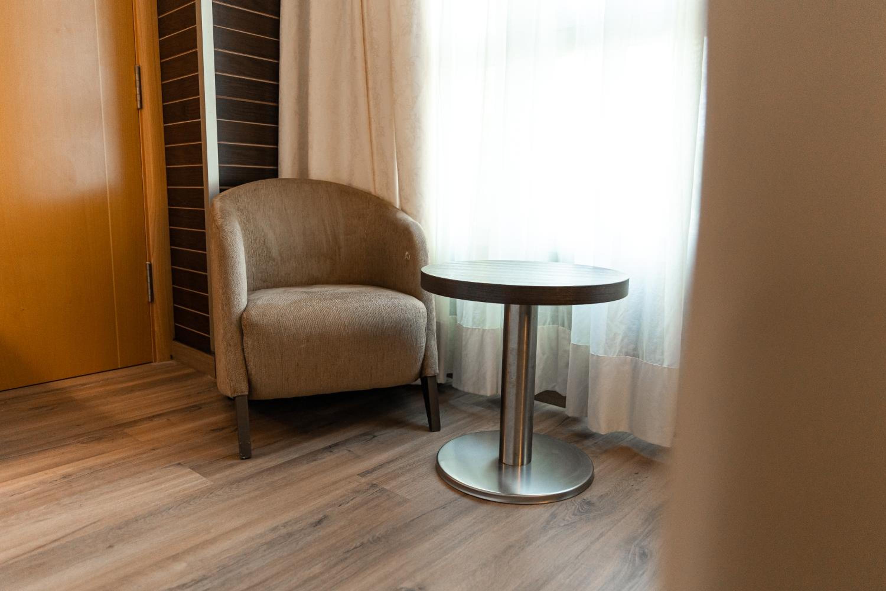 Standard Twin Room - Photo 1