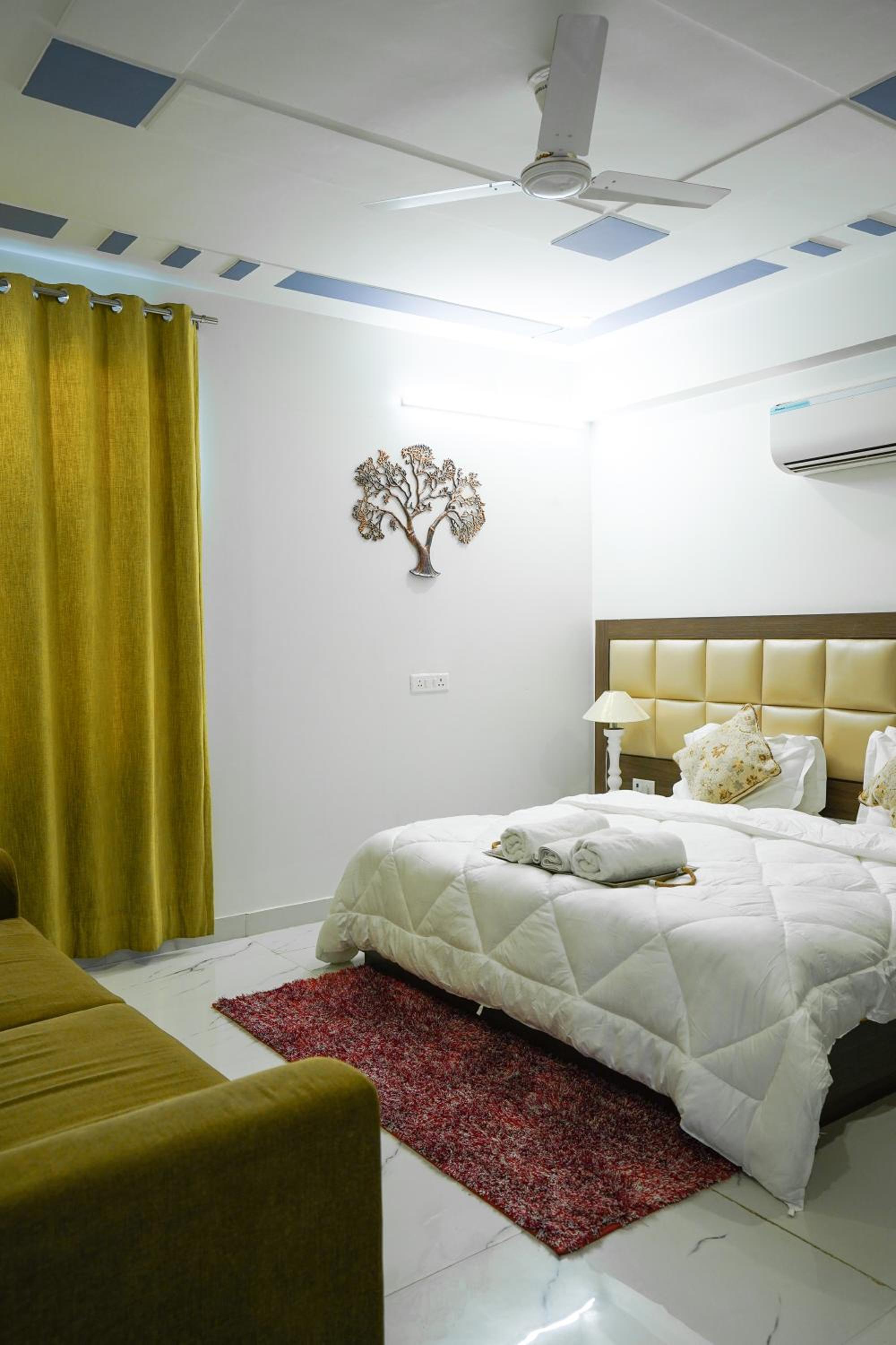 Two-Bedroom Apartment - Photo 26