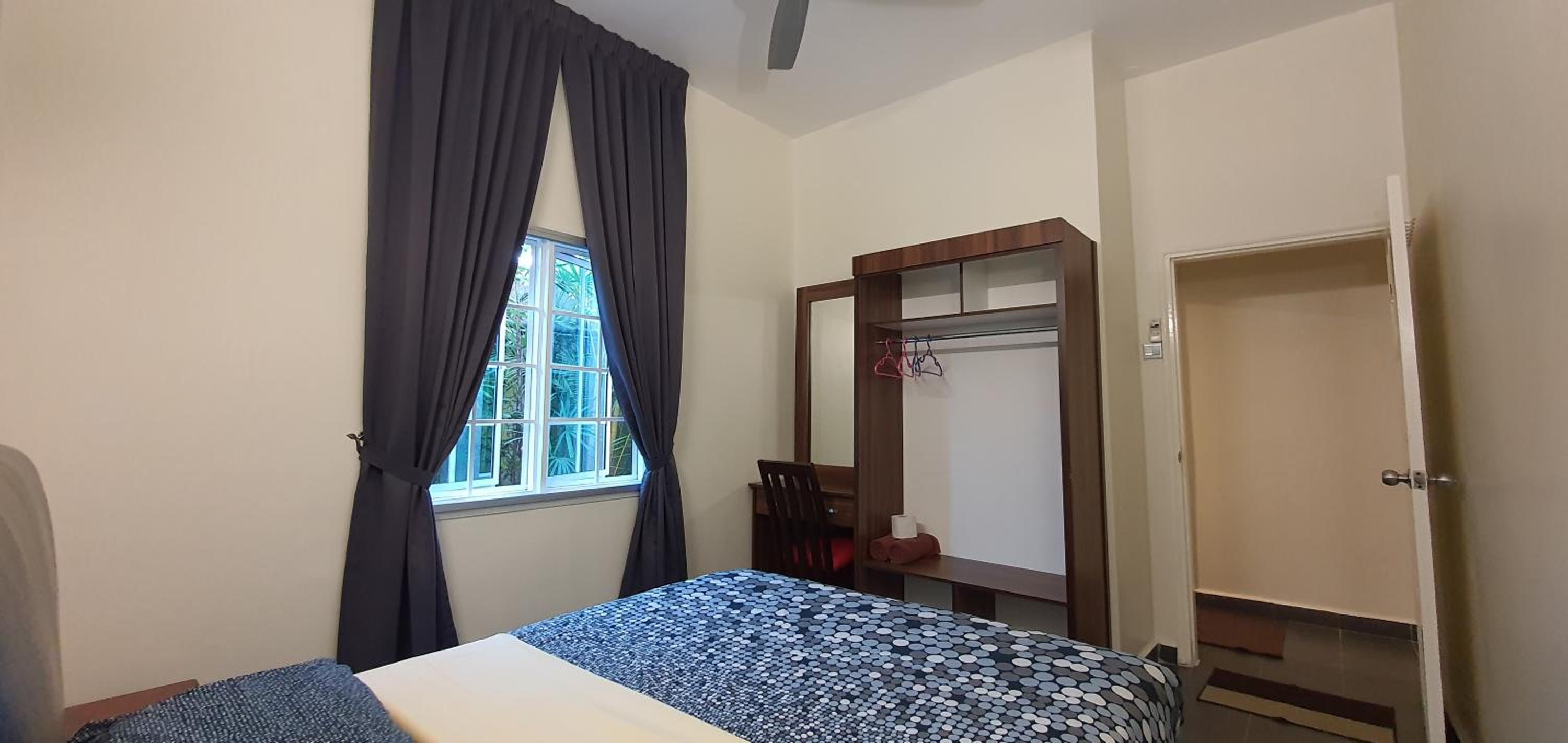 Standard Twin Room with Shared Bathroom photo 1
