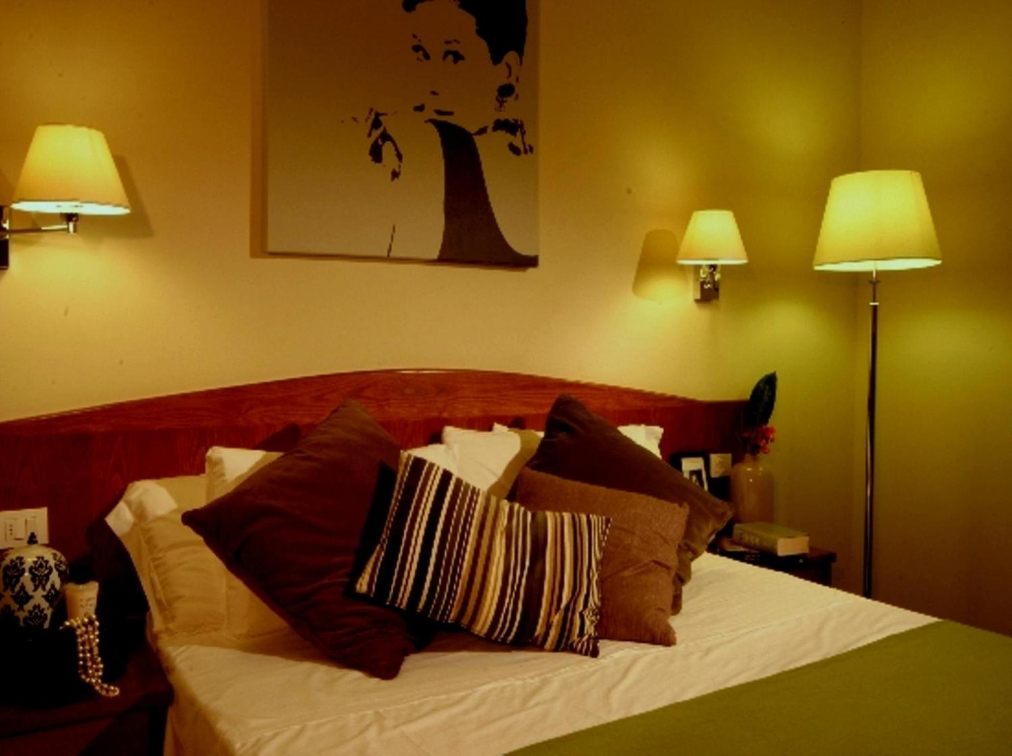 Twin Room - Photo 15