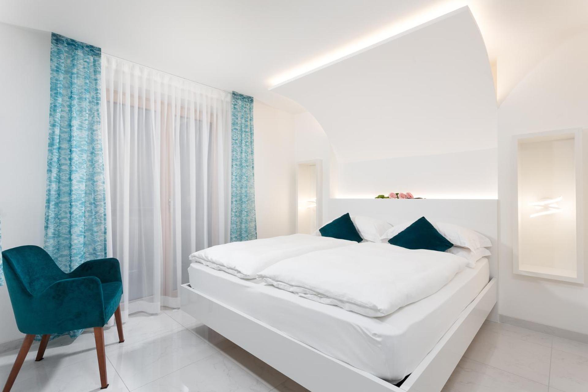Luxury Quadruple Room - Photo 1