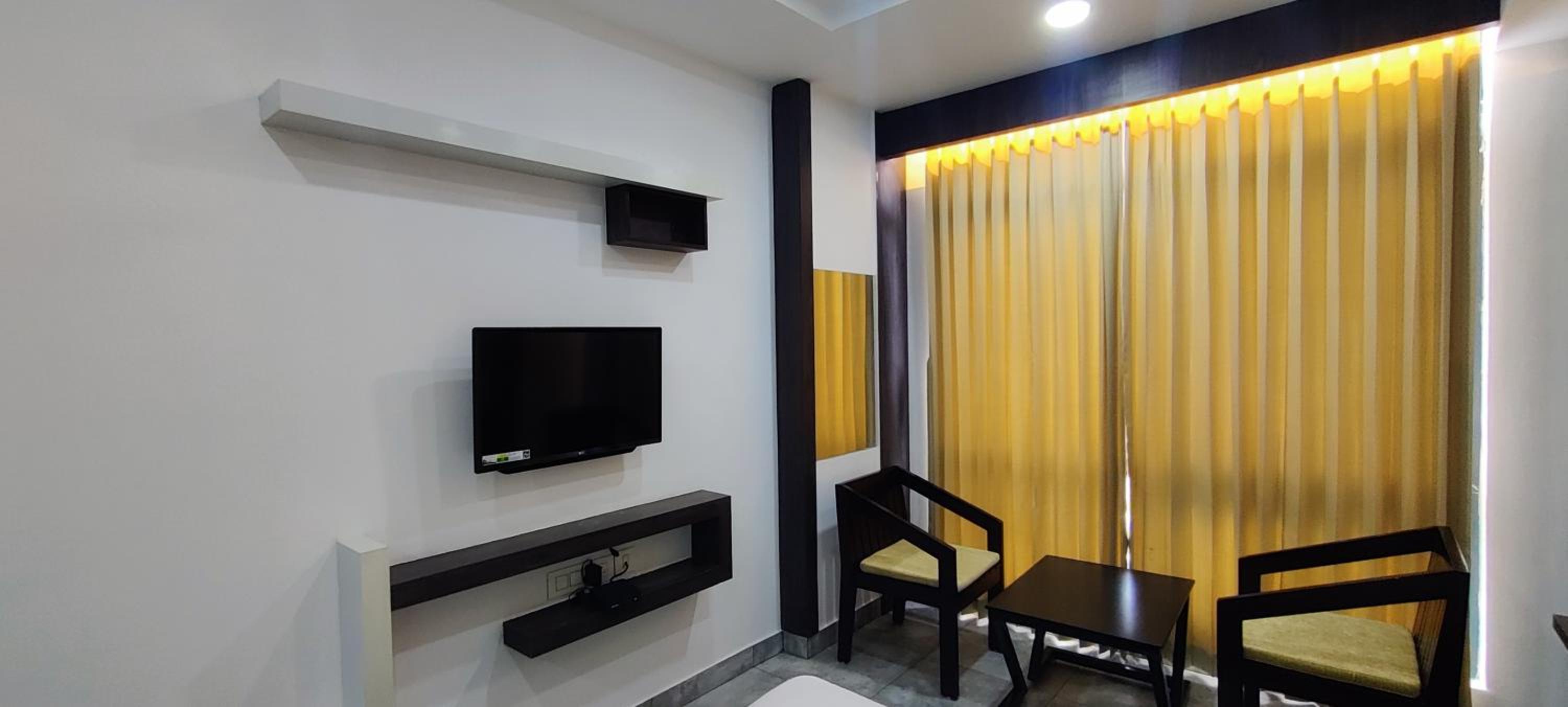 Double Room - Photo 9