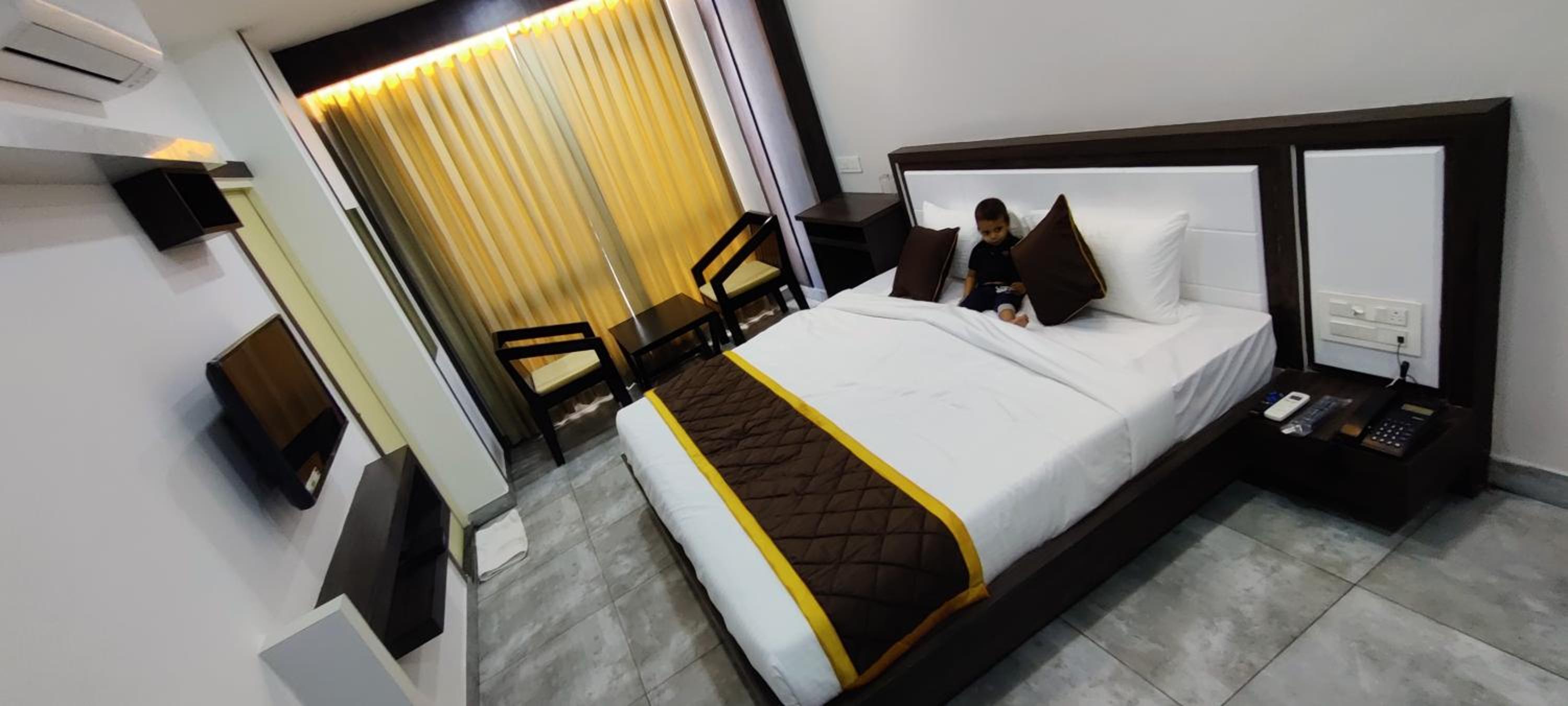 Double Room - Photo 16